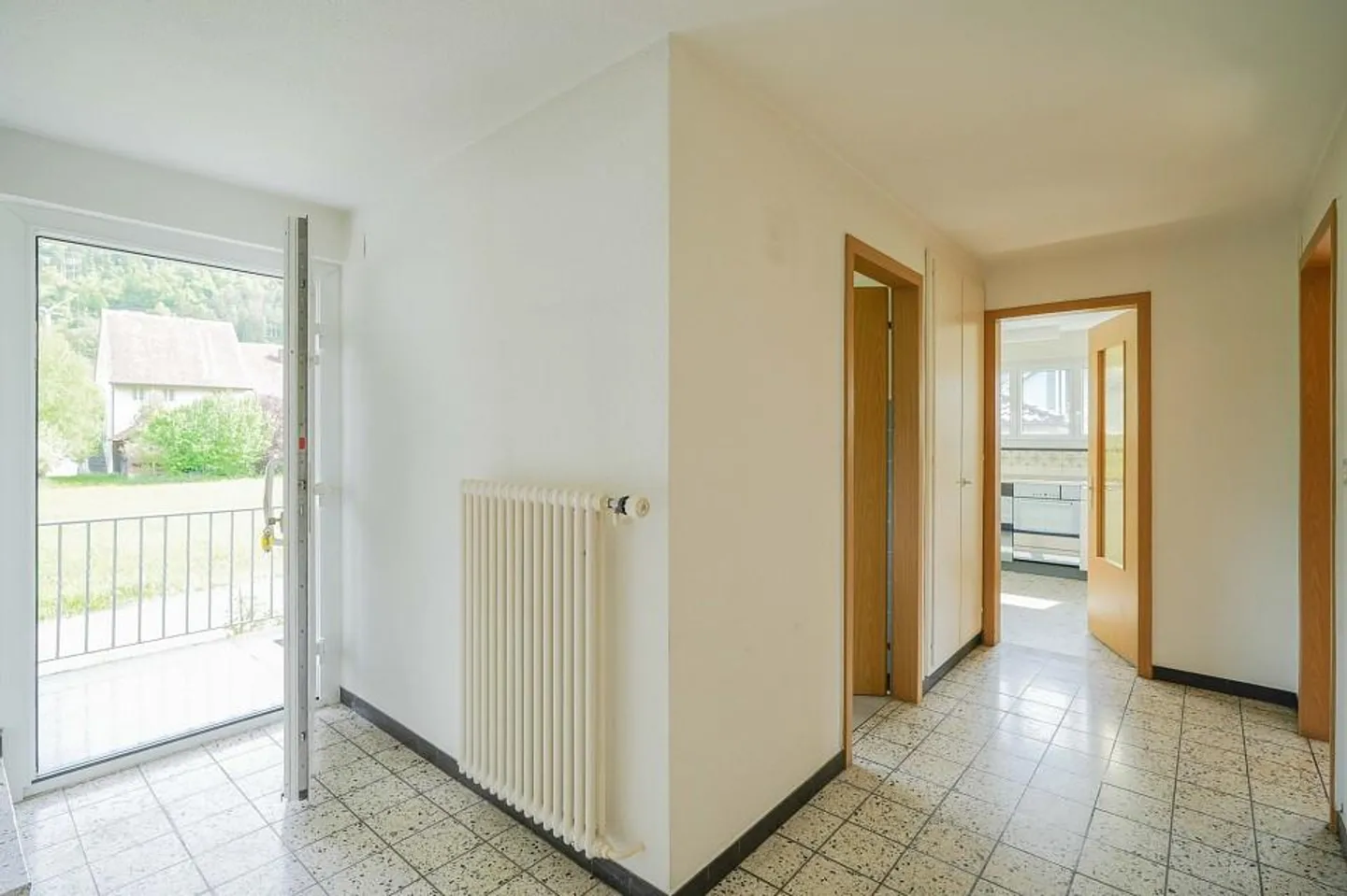 Detached 5.5 Room Single-Family House with Large Garden - Photo 10 of 13