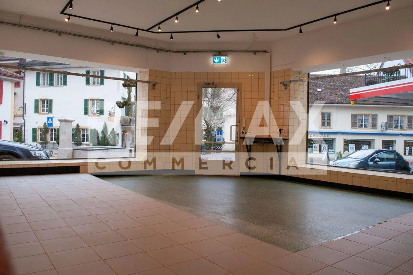 Espace d'exposition, local ou bureau - Photo 3 sur 12