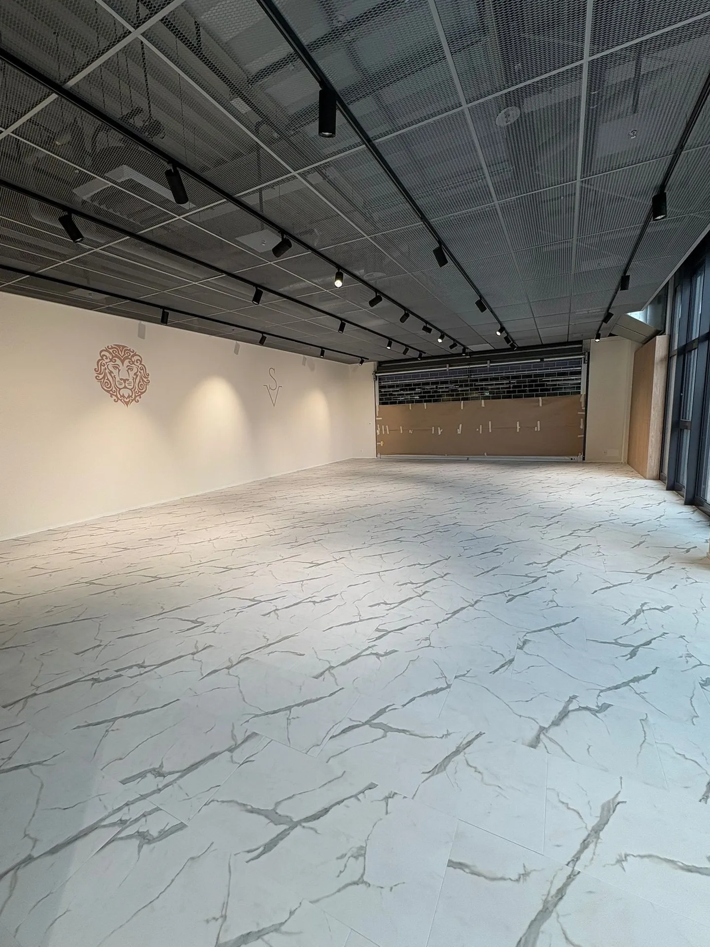 Espace de vente idéal pour un coiffeur / studio de beauté à louer - Photo 1 sur 6