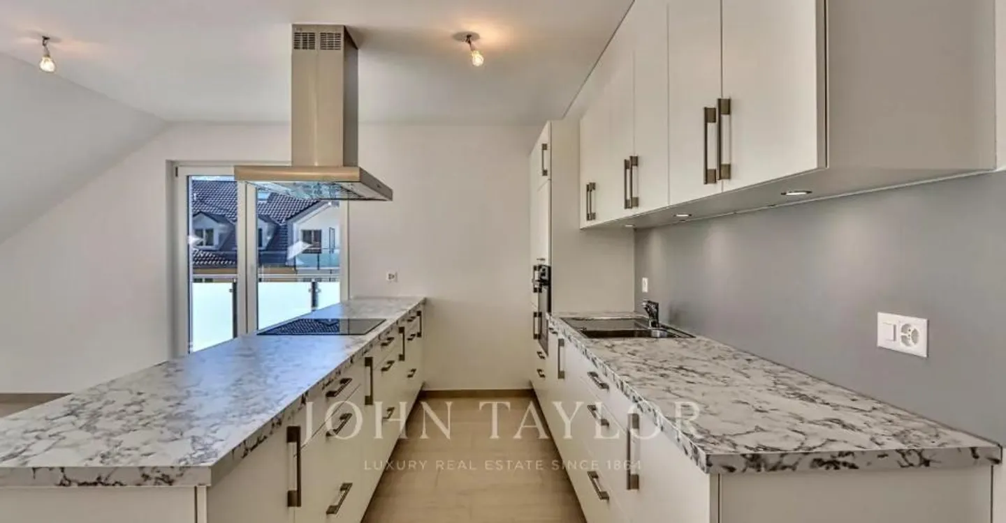 Appartamento attico duplex di 5,5 locali - Foto 1 di 11