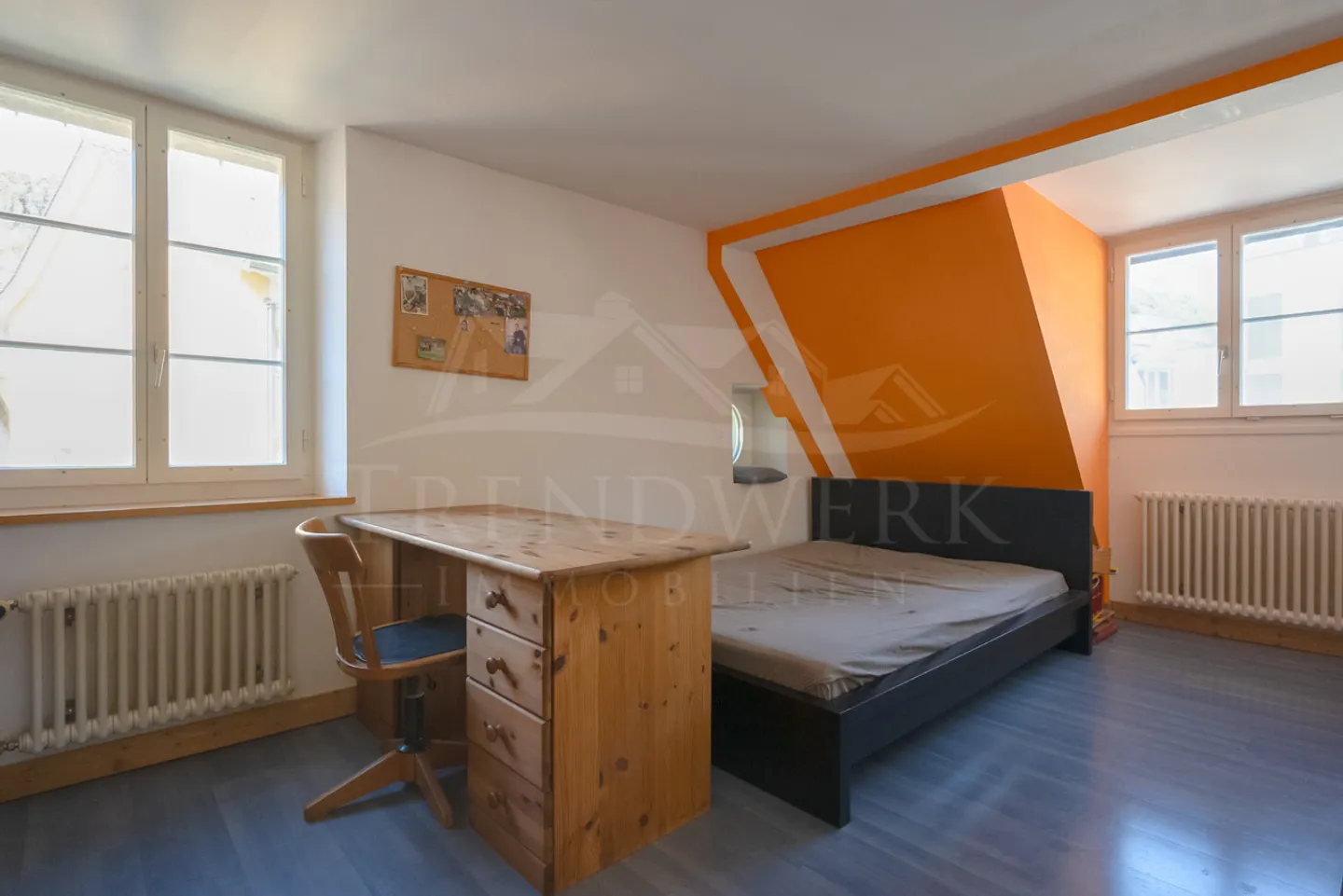 Spacious Maisonette Apartment - Photo 3 of 13
