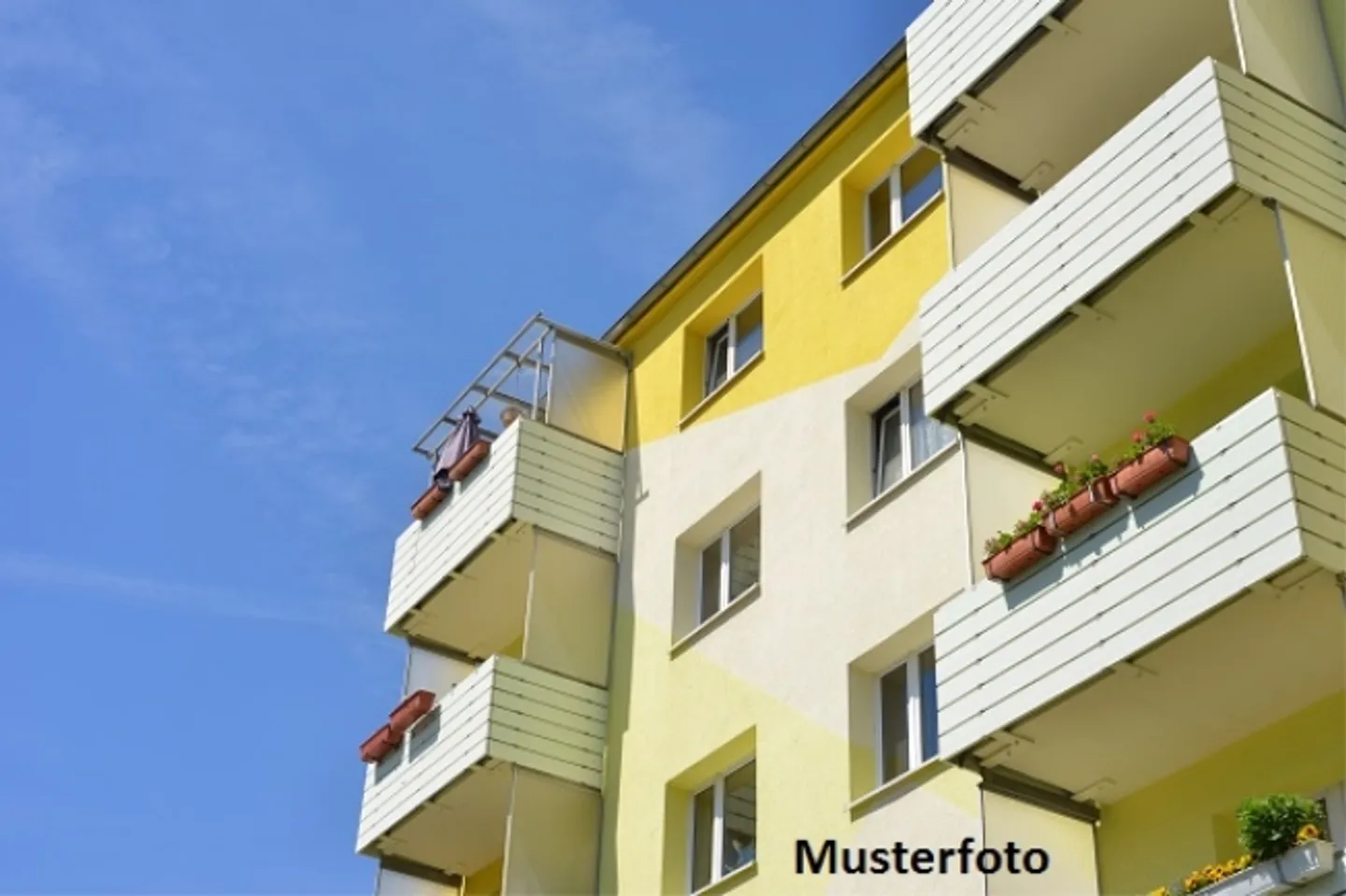 *Edificio residenziale composto da 3 unità* - Foto 1 di 1