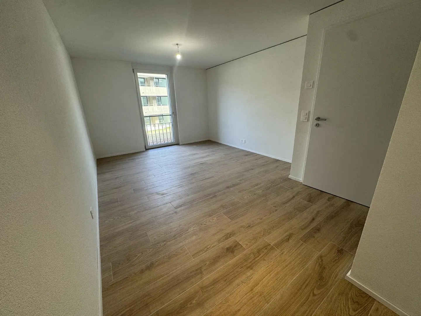 05650 - Appart. 3œ PCES - IMP. CHAMP-RIOND 18 - MATRAN - Foto 4 di 11