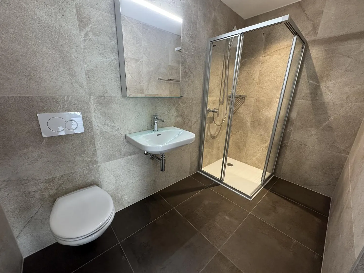 05650 - Appart. 3œ PCES - IMP. CHAMP-RIOND 18 - MATRAN - Foto 9 di 11