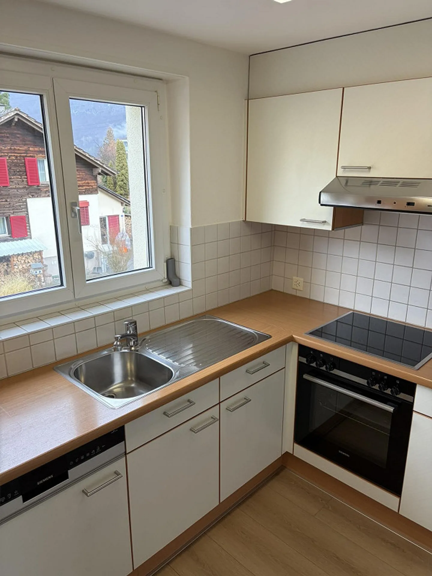 Newly renovated 4.5 room apartment with a fantastic view of the countryside - Photo 6 of 8