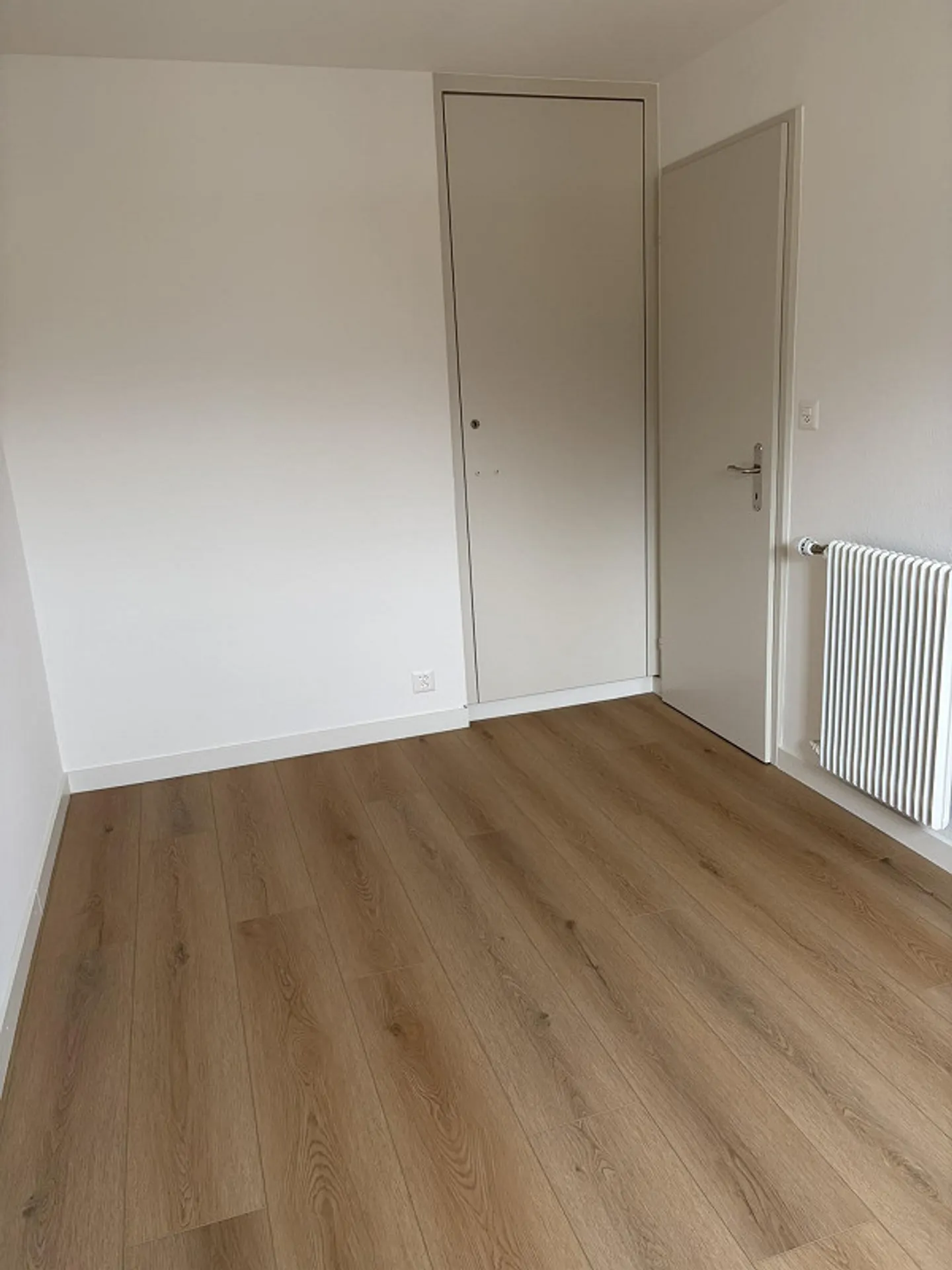 Newly renovated 4.5 room apartment with a fantastic view of the countryside - Photo 7 of 8