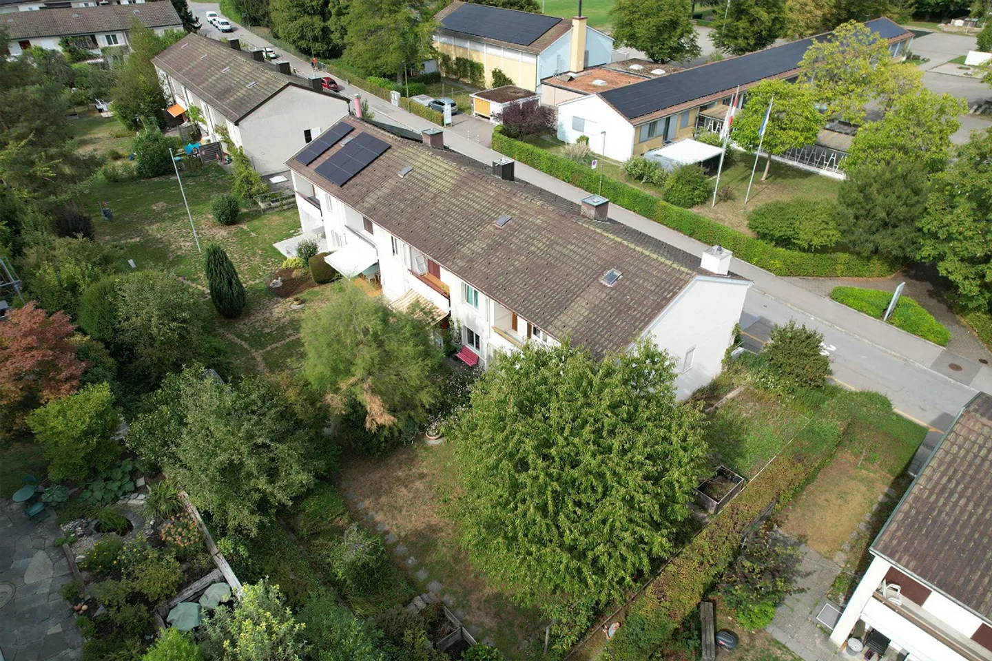 Charmantes 4.5-Zimmer-Reiheneinfamilien-Eckhaus mit Garten, - Photo 4 sur 17