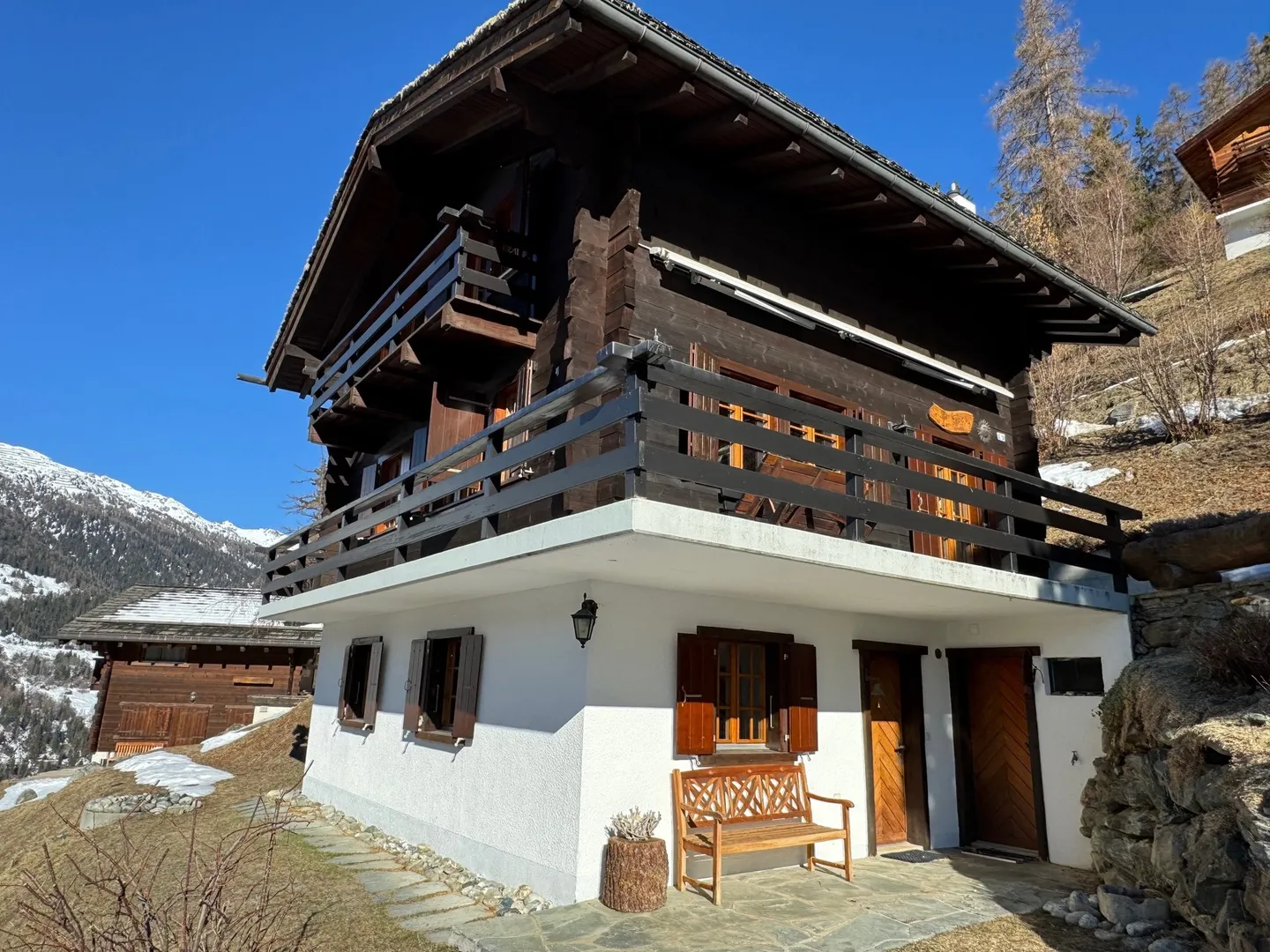 Chalet with Stunning Views - Photo 2 of 12