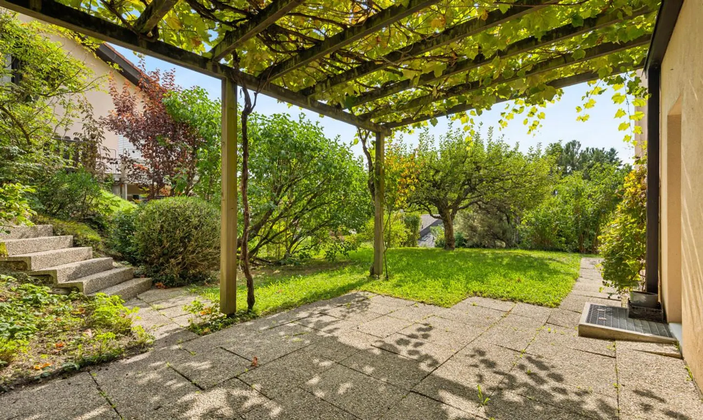 Familienhaus in Belmont-sur-Lausanne ? Seeblick und Südostausrichtung - Foto 3 von 11