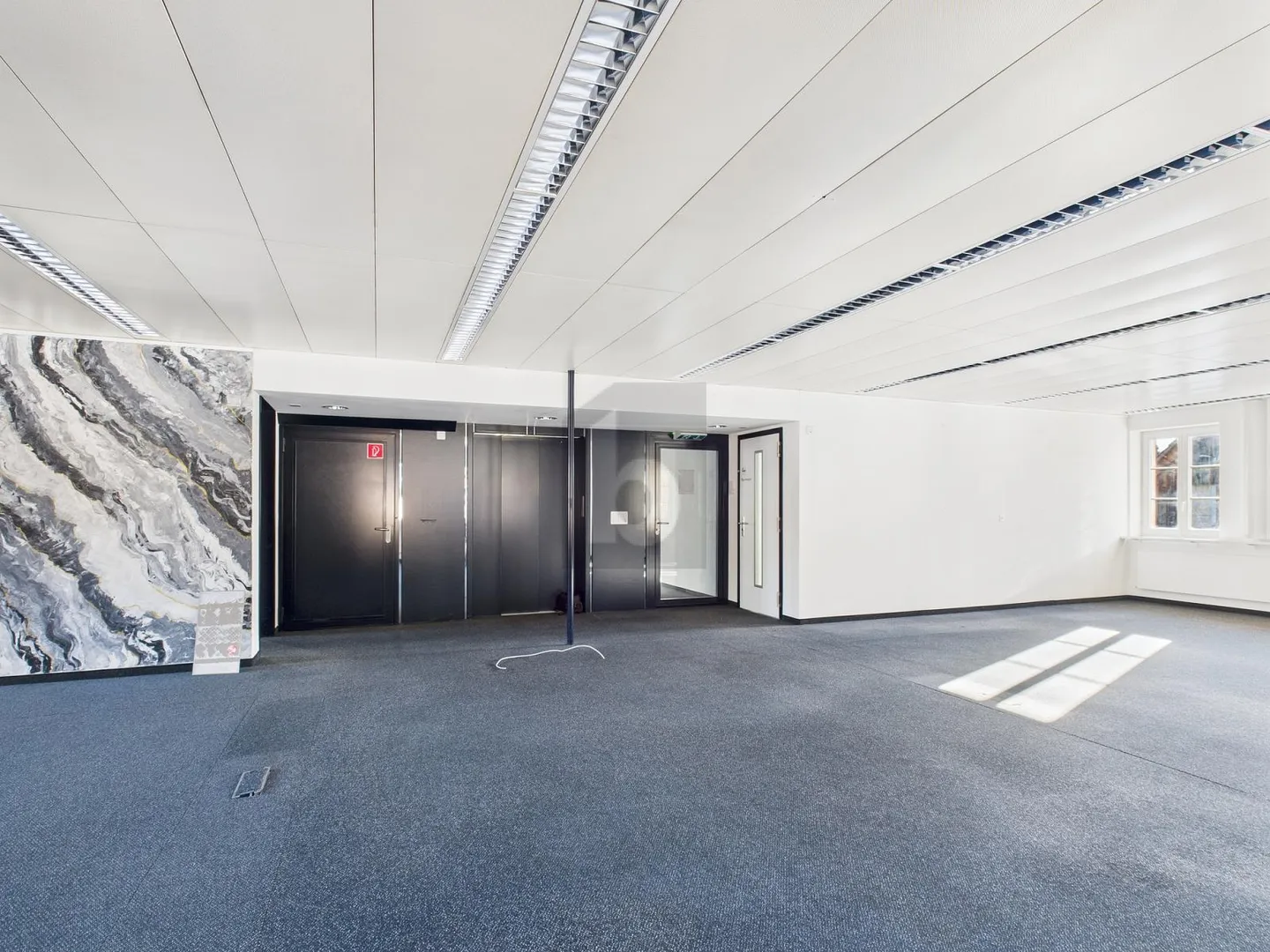 Office space for rent - Photo 5 of 6