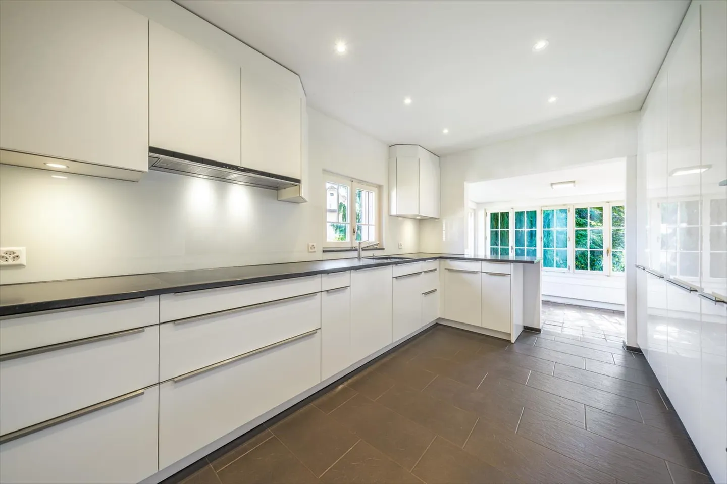 Casa a schiera 7.5 stanze - Foto 3 di 5