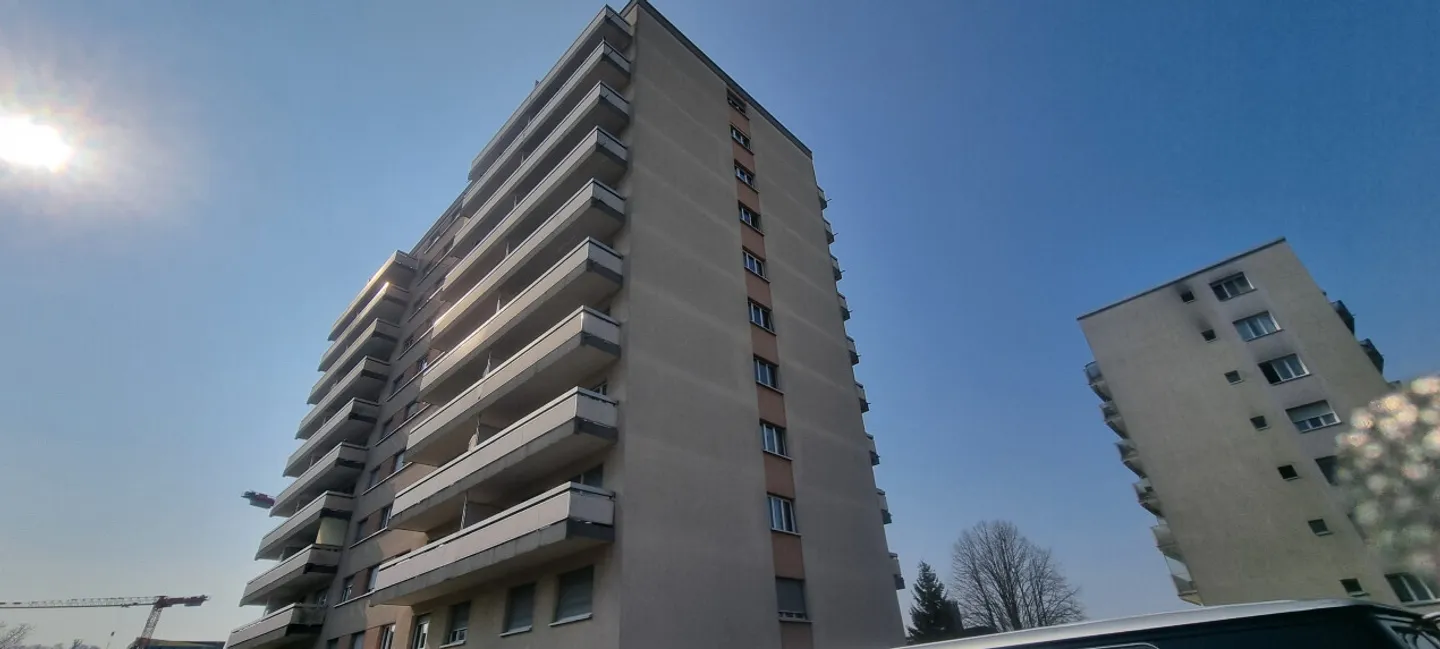 Appartamento angolare - 4 stanze - Da ristrutturare - Foto 3 di 8