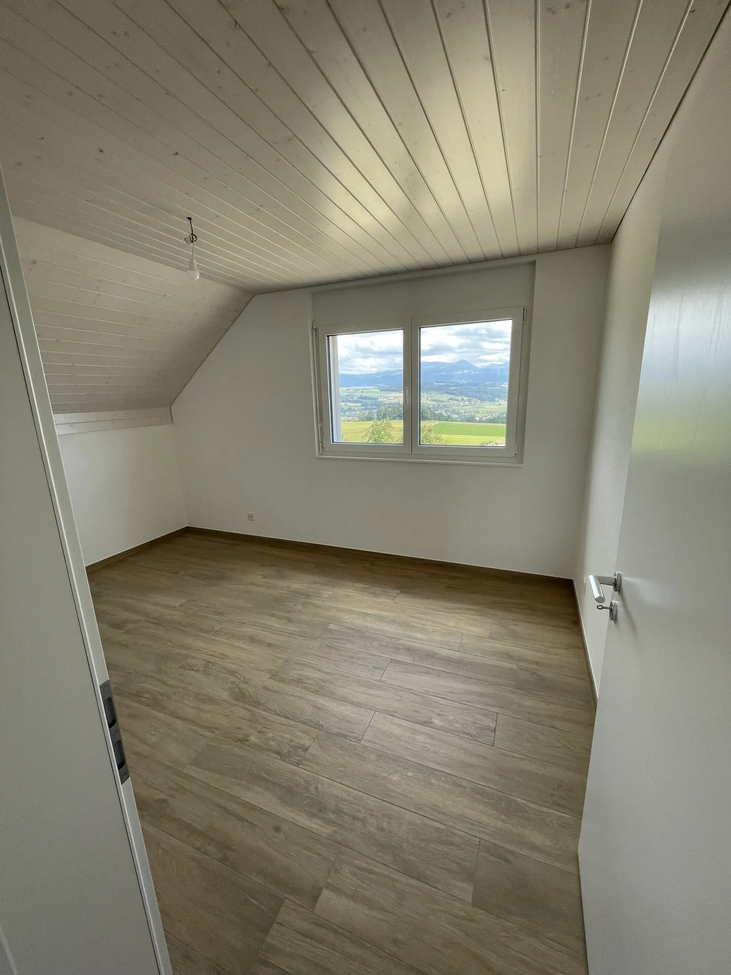 Villa contiguë d'exception à Bassins dans un écrin de verdure - Photo 2 sur 5