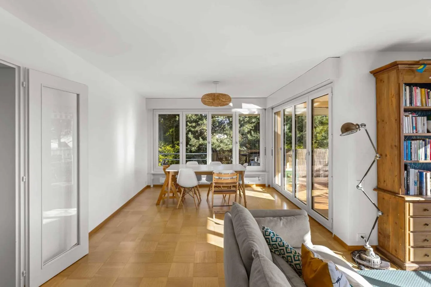 Appartement spacieux dans un environnement calme et verdoyant - Photo 7 sur 7