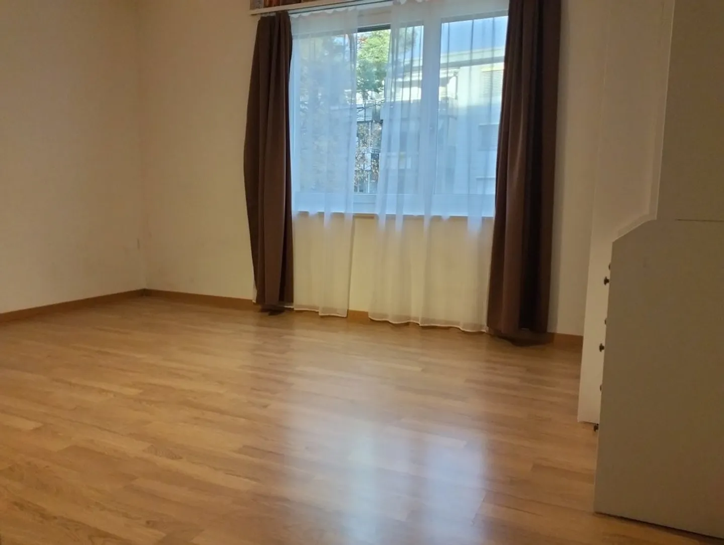 4-room apartment with large balcony in the green - Photo 4 of 7