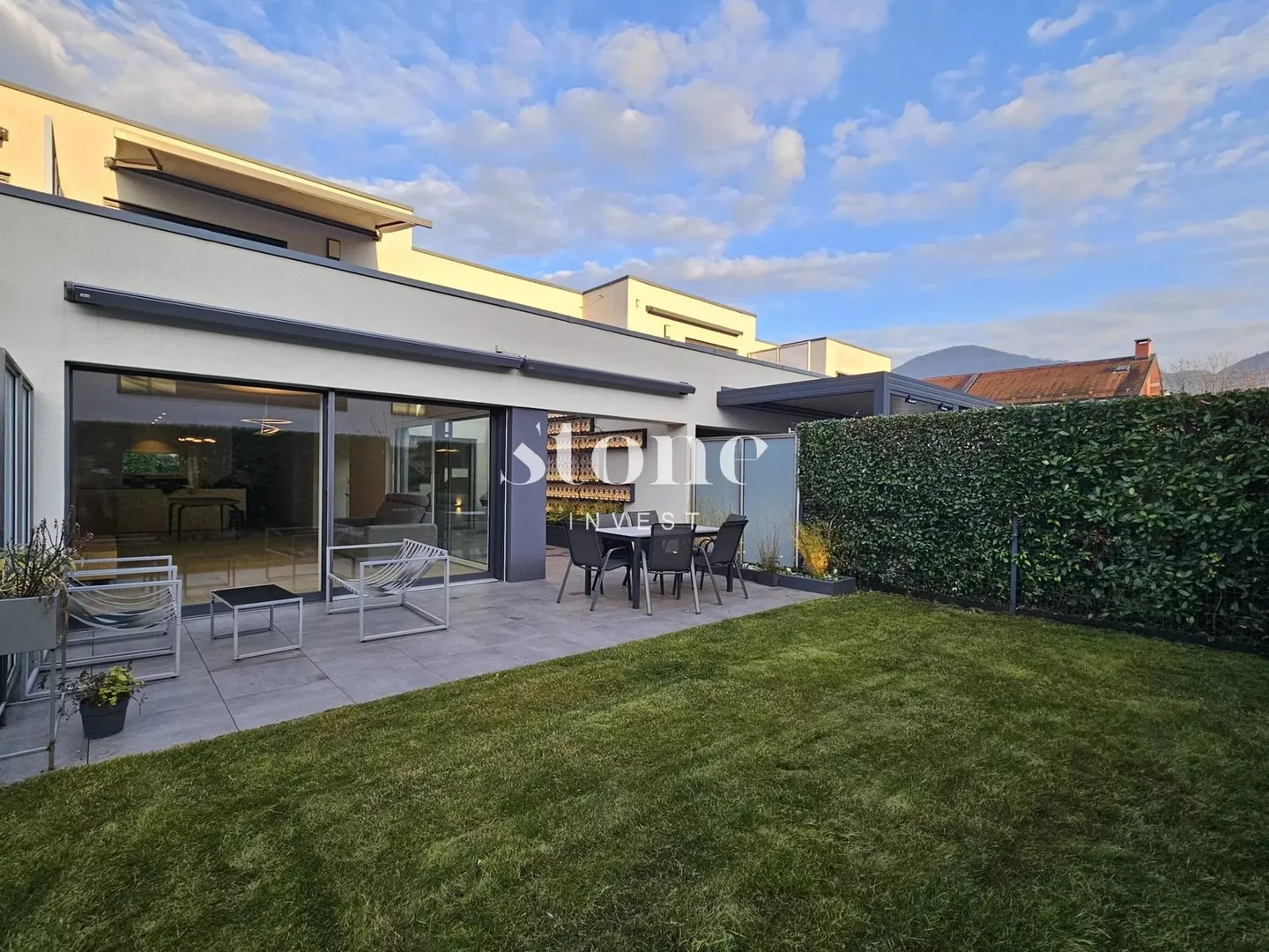 Magnificent row villa in Veyrier with 230m2 - Photo 2 of 13