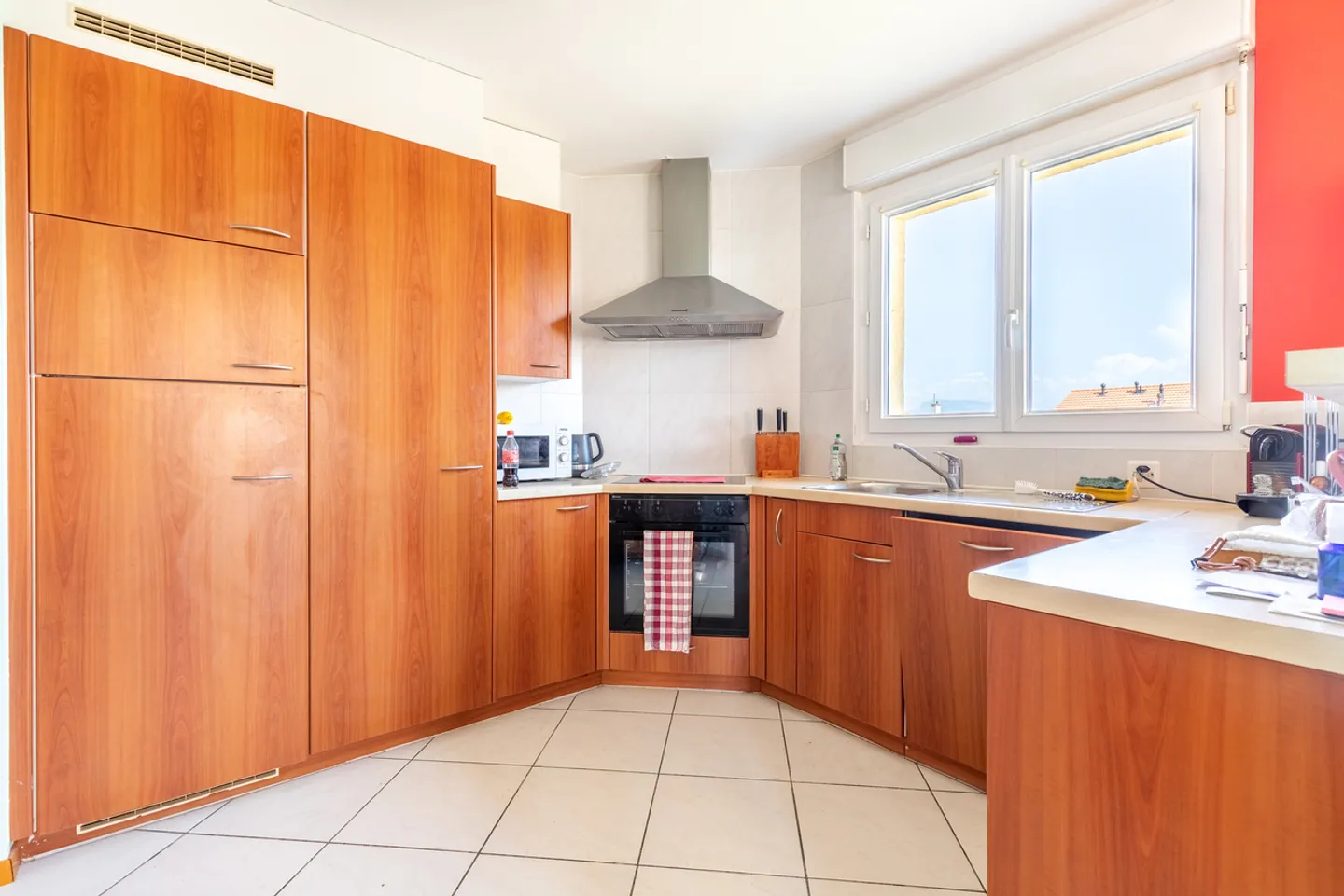 Very bright! Quiet and green! - Photo 5 of 11