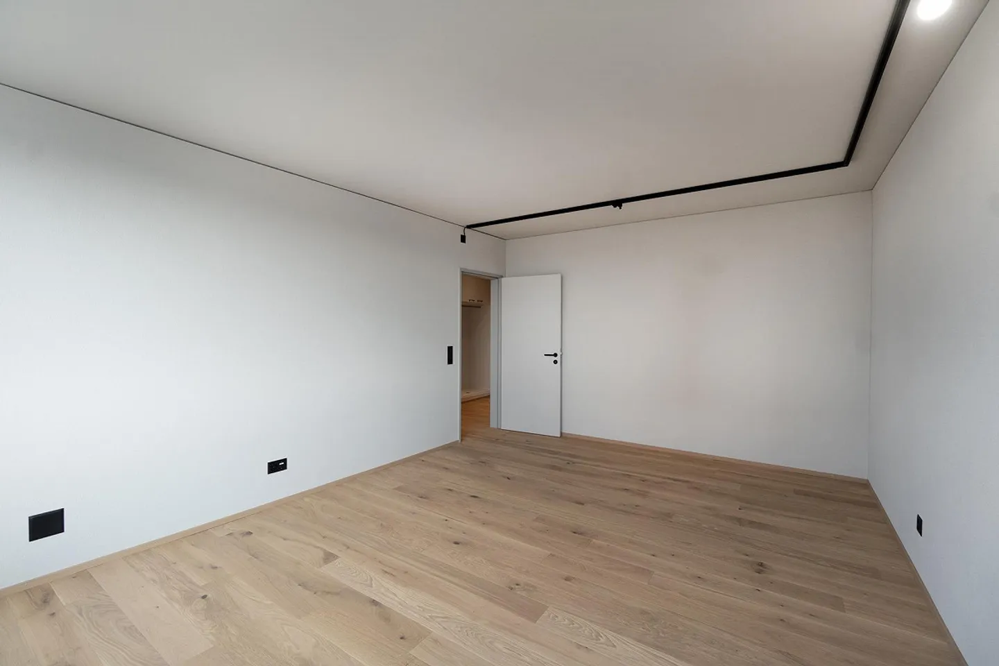 Freshly renovated condominium near the lake - Your last chance! - Photo 8 of 11