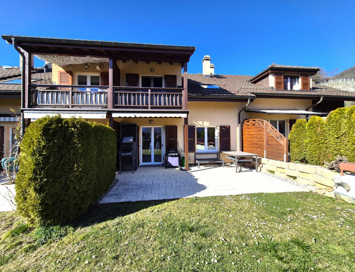 Maison mitoyenne de 4,5 pièces, terrasse-jardin et garage à St-Triphon/Ollon  - Photo 2 sur 12