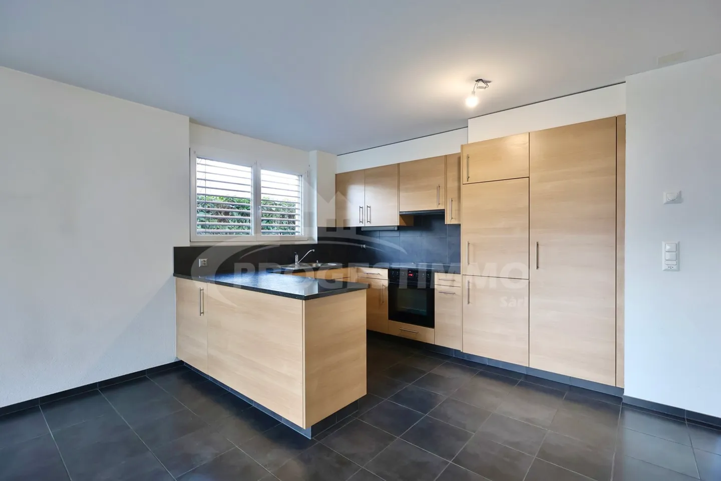 APPARTEMENT D'EXCEPTION AVEC VUE SUR LES ALPES - Photo 2 sur 10