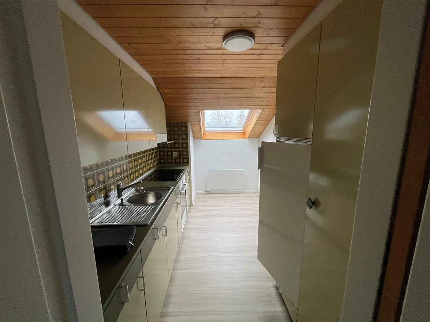 Appartamento luminoso e affascinante di 3,5 stanze - Foto 3 di 8