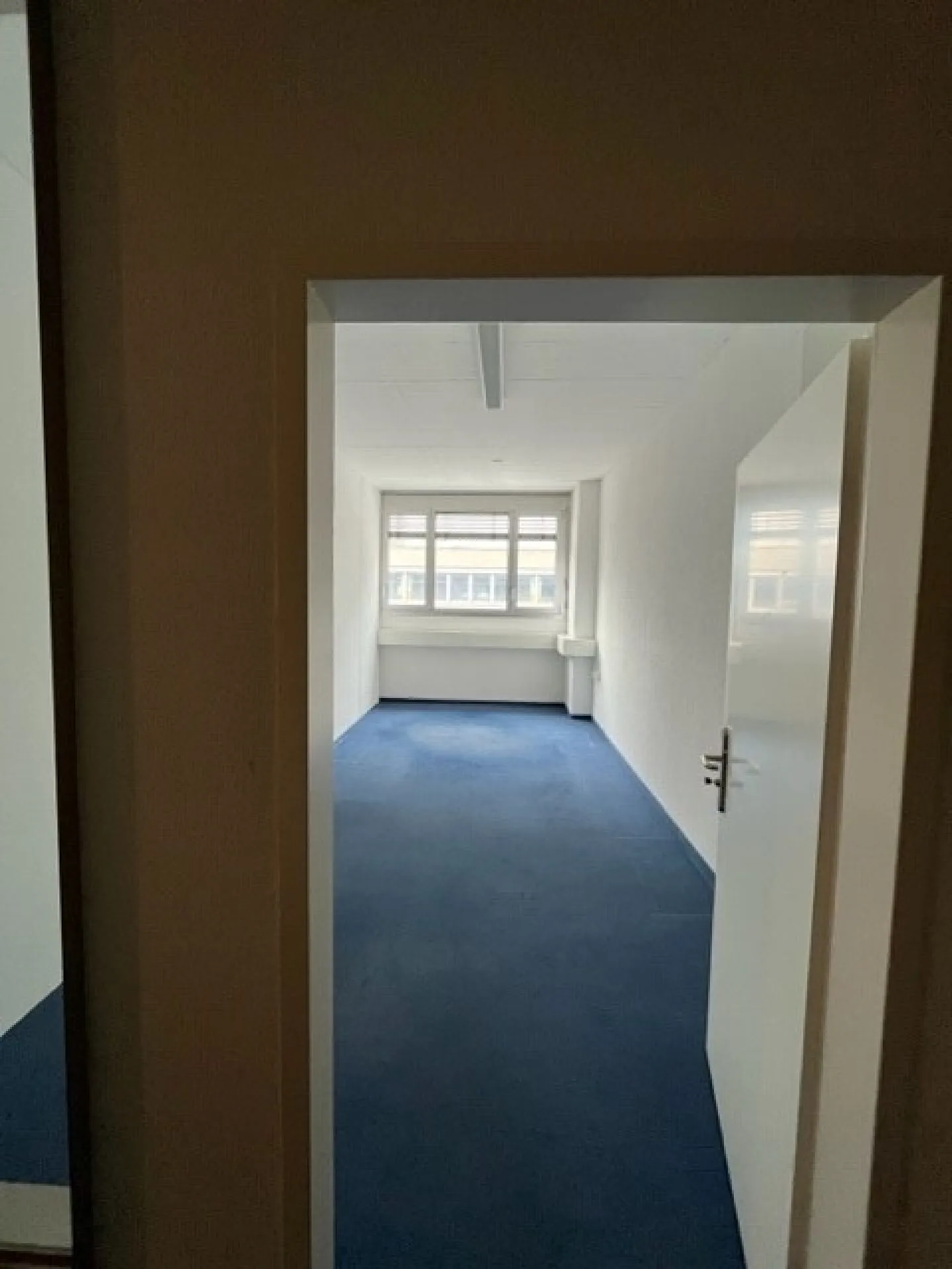 Bureau individuel d'environ 18 m2 - Photo 2 sur 2