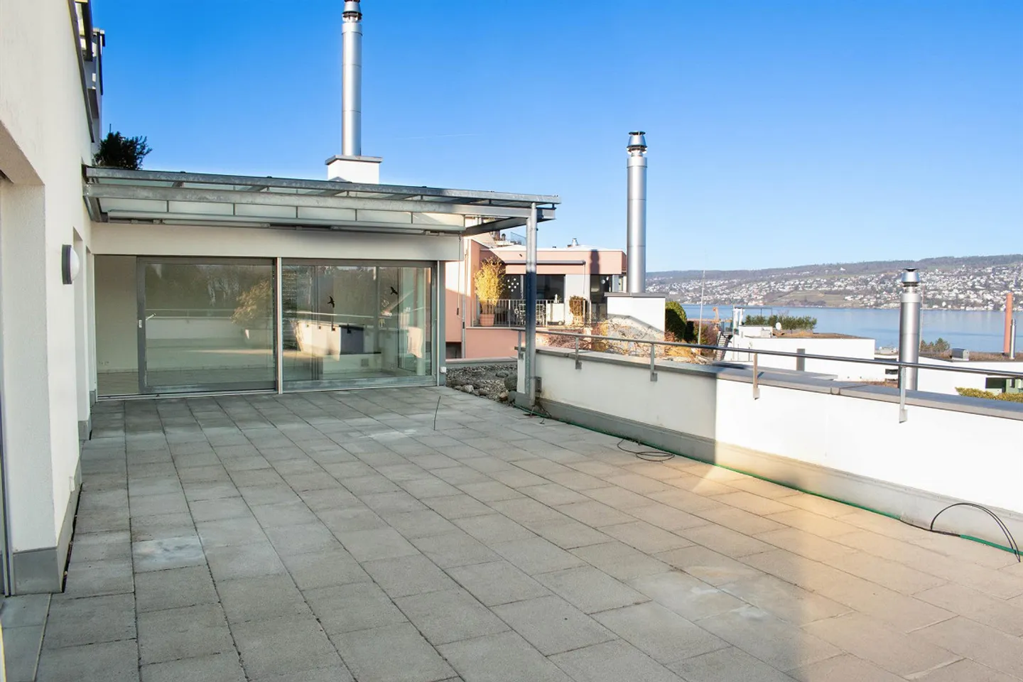 Maison de terrasse exclusive de 6,5 pièces avec vue sur le lac à Horgen - Photo 1 sur 11