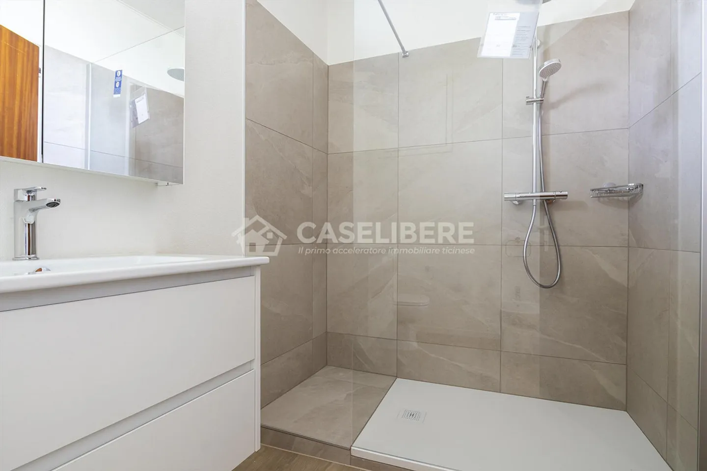 SPACIOUS 2.5 RENOVATED IN LOCARNO - Photo 7 of 8
