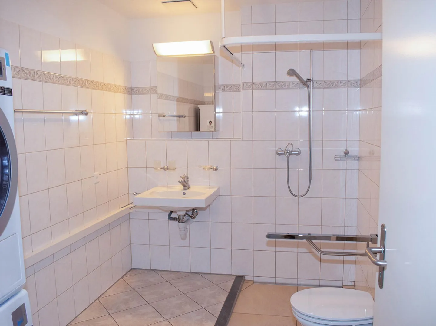 Maison de terrasse exclusive de 6,5 pièces avec vue sur le lac à Horgen - Photo 9 sur 11