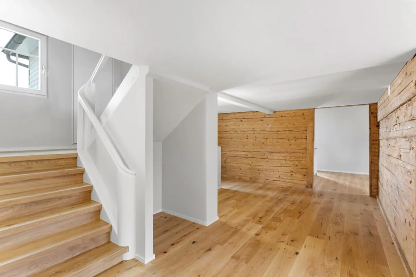 Unique Living & Working in Prime Location - Photo 5 of 11