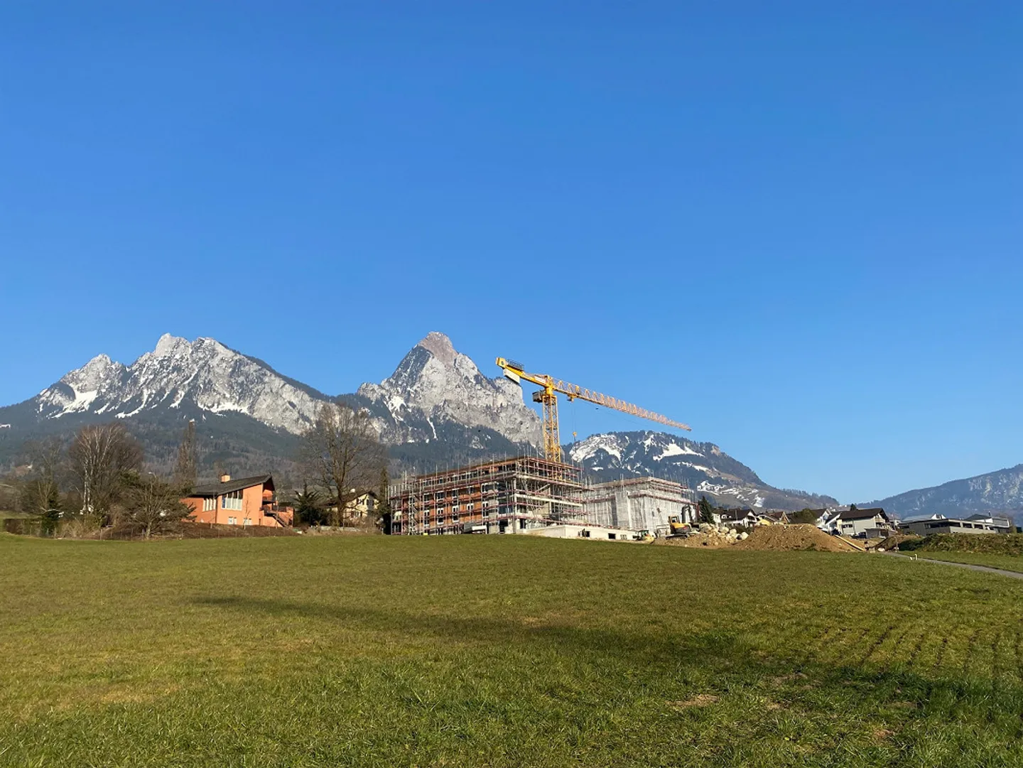 Moderno appartamento giardino di 4,5 locali in standard Minergie - Foto 3 di 5