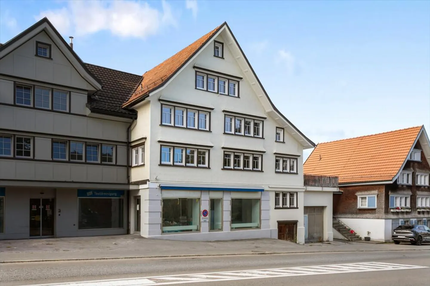 Unique Living & Working in Prime Location - Photo 9 of 11