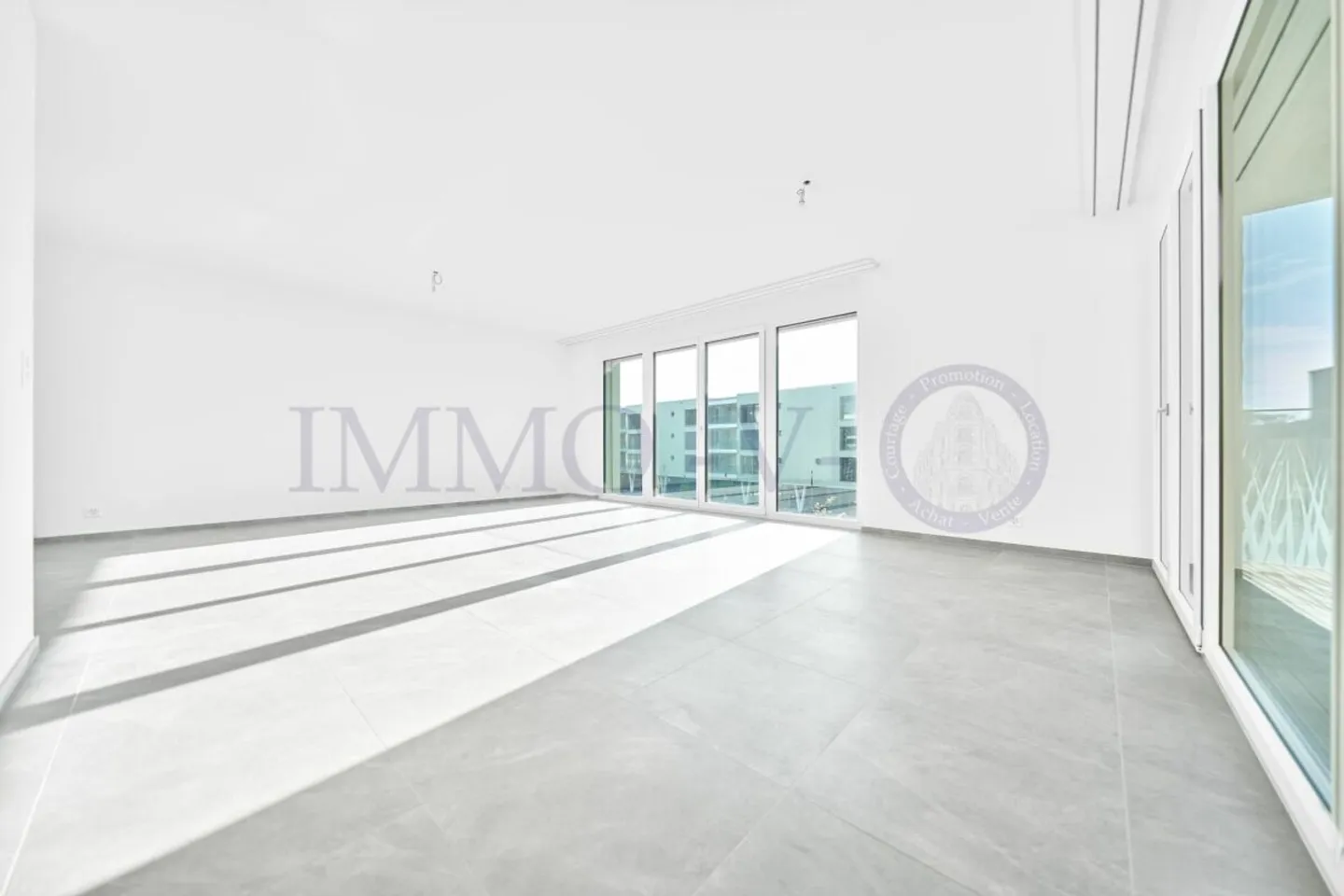 NOUVEAU ET SPACIEUX AVEC BALCON - Photo 4 sur 8