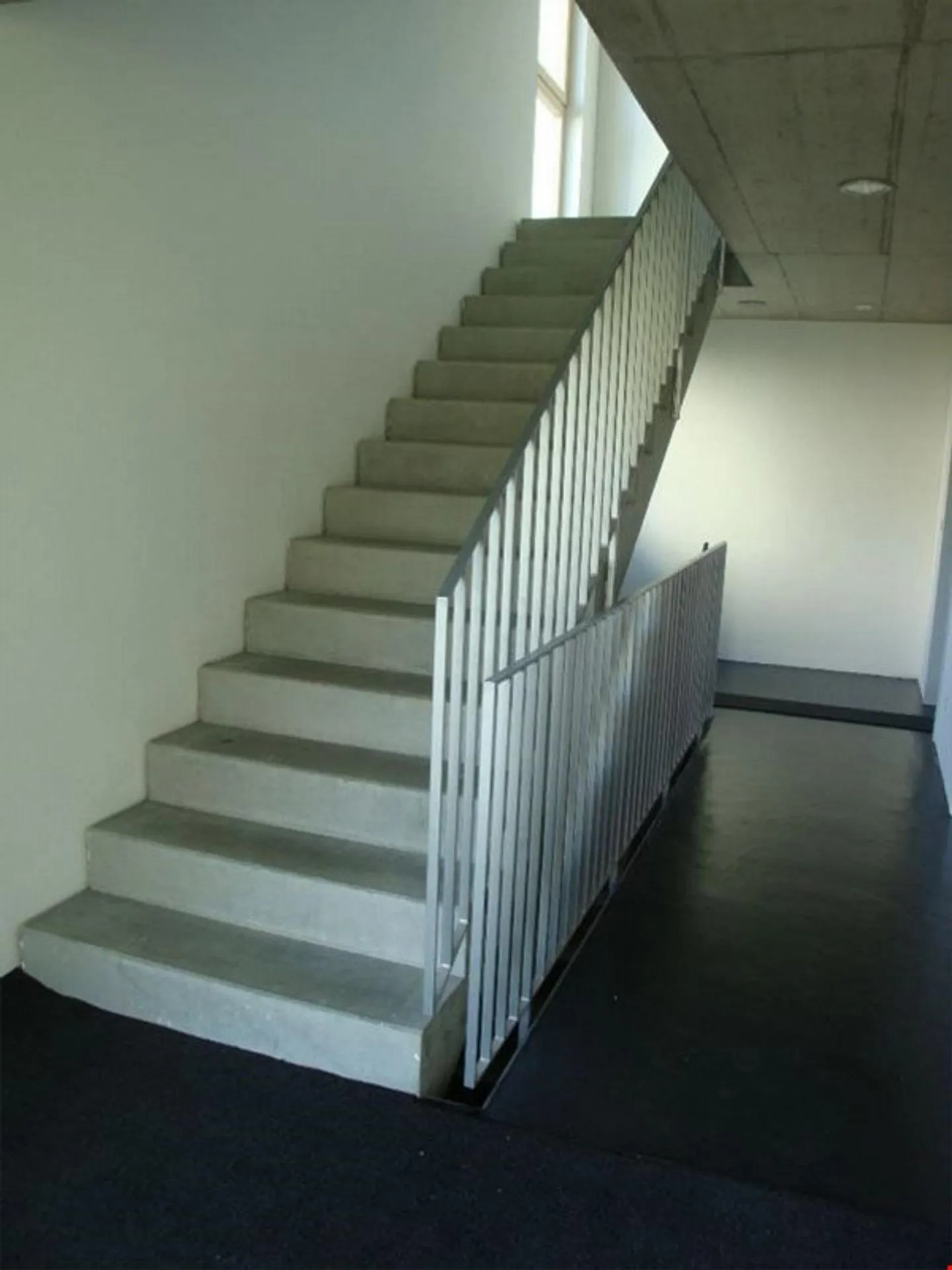 Appartement spécial de 4,5 pièces au 1er étage - Photo 9 sur 9