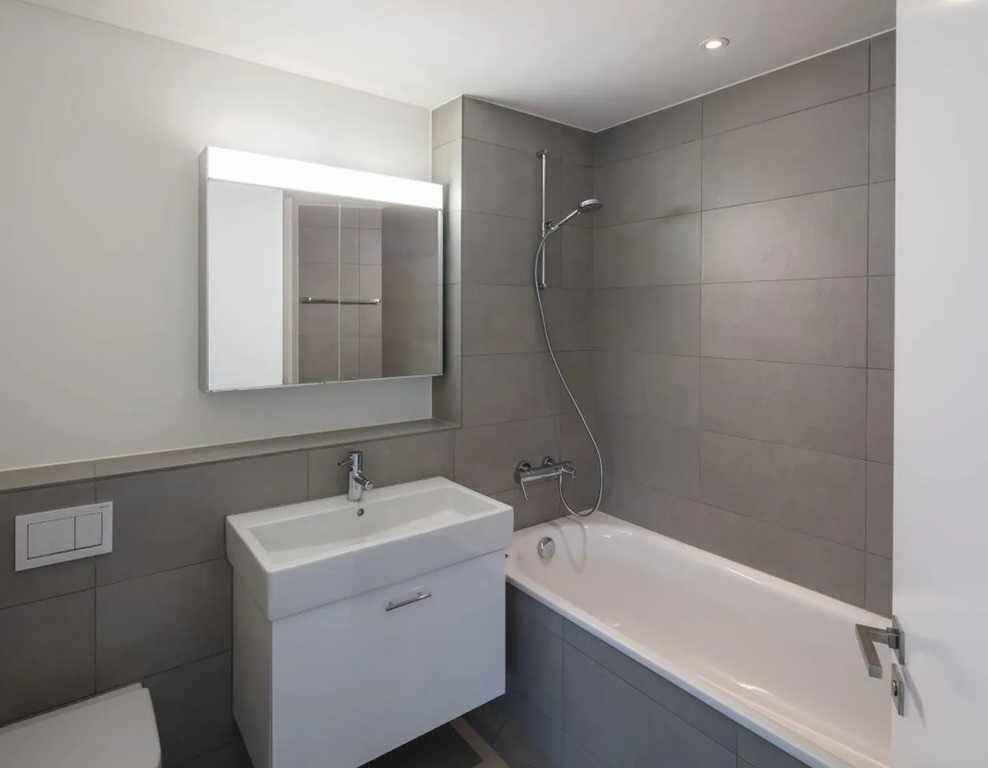 Appartement exclusif de 2,5 pièces à louer immédiatement ! - Photo 6 sur 9