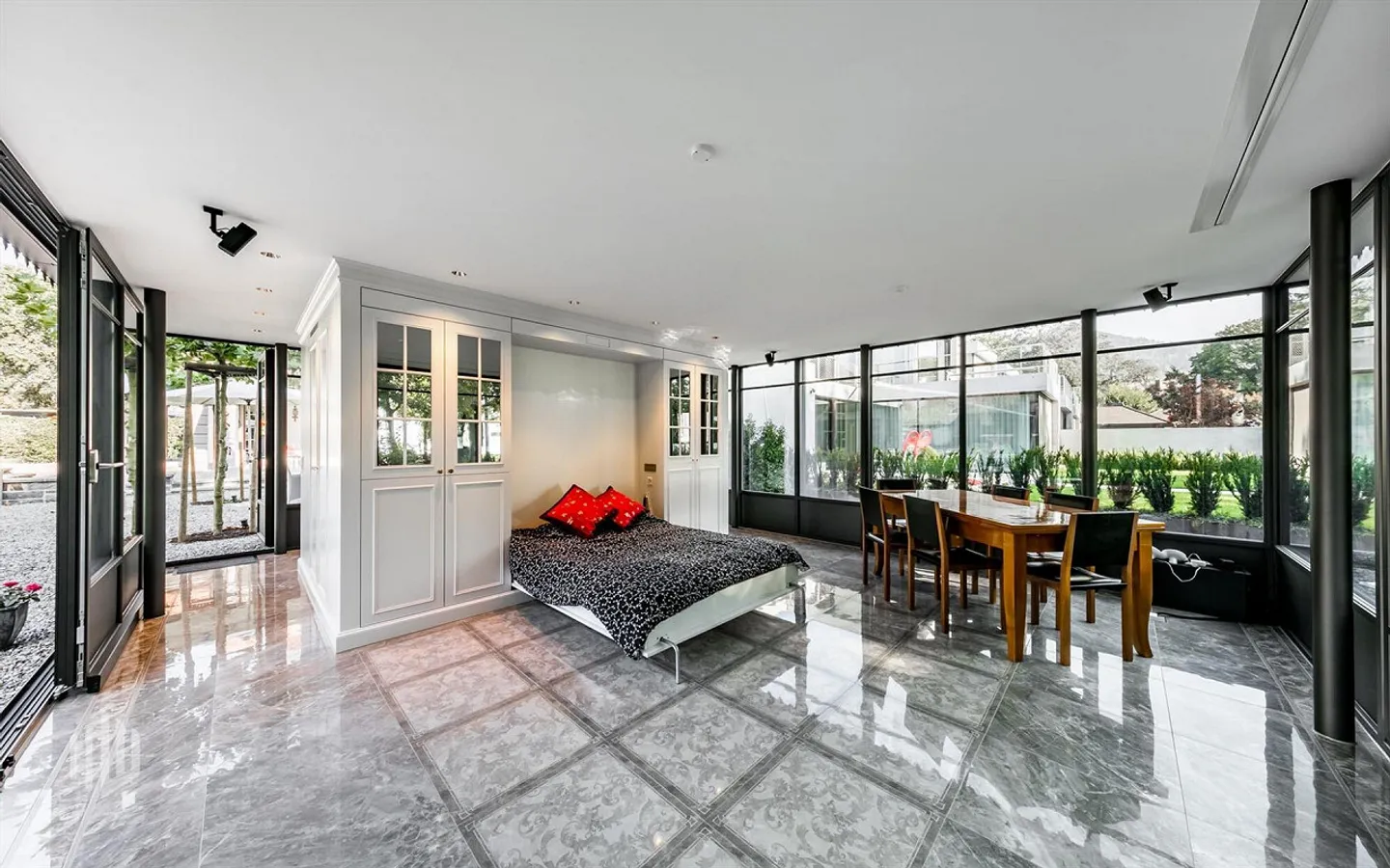 ImmoWyss - Villa neobarocca con dipendenza, padiglione e accesso al lago - Foto 10 di 12