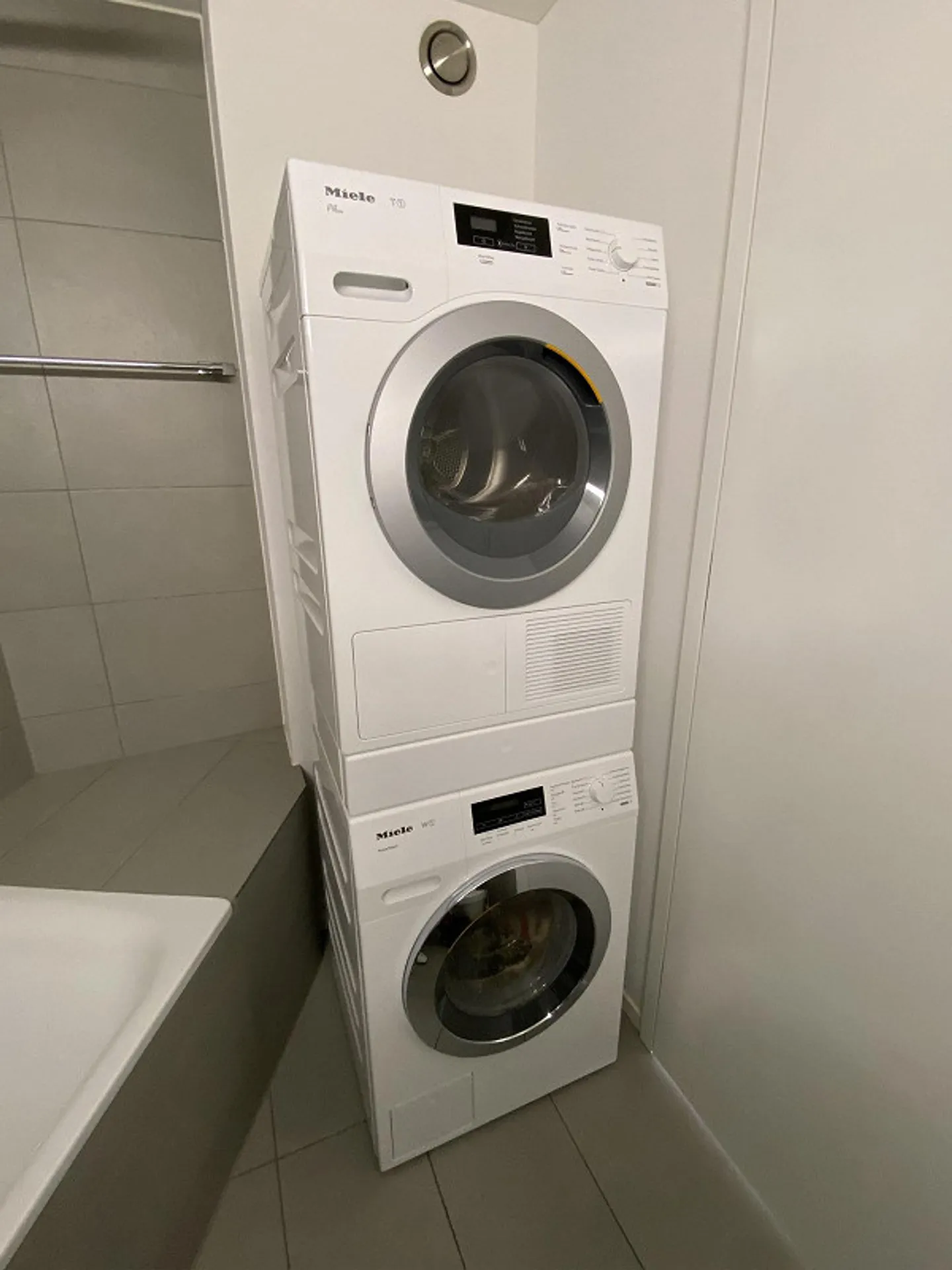 Appartement exclusif de 2,5 pièces à louer immédiatement ! - Photo 7 sur 9