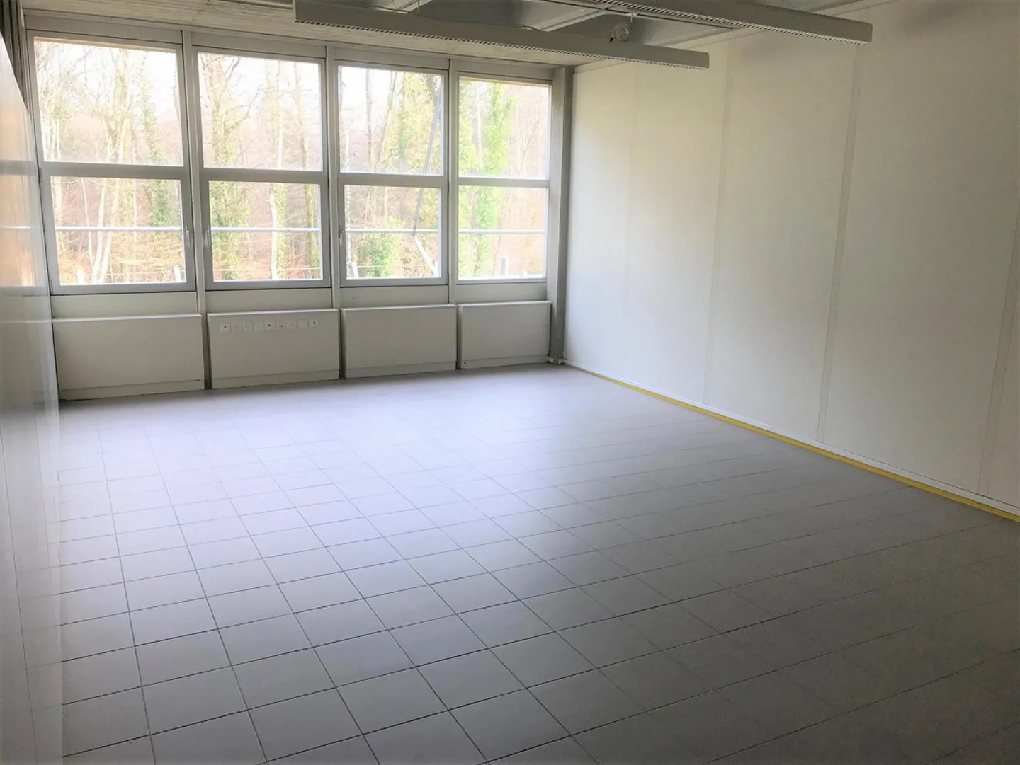 Espace commercial/bureau spacieux pour une utilisation individuelle - Photo 5 sur 7