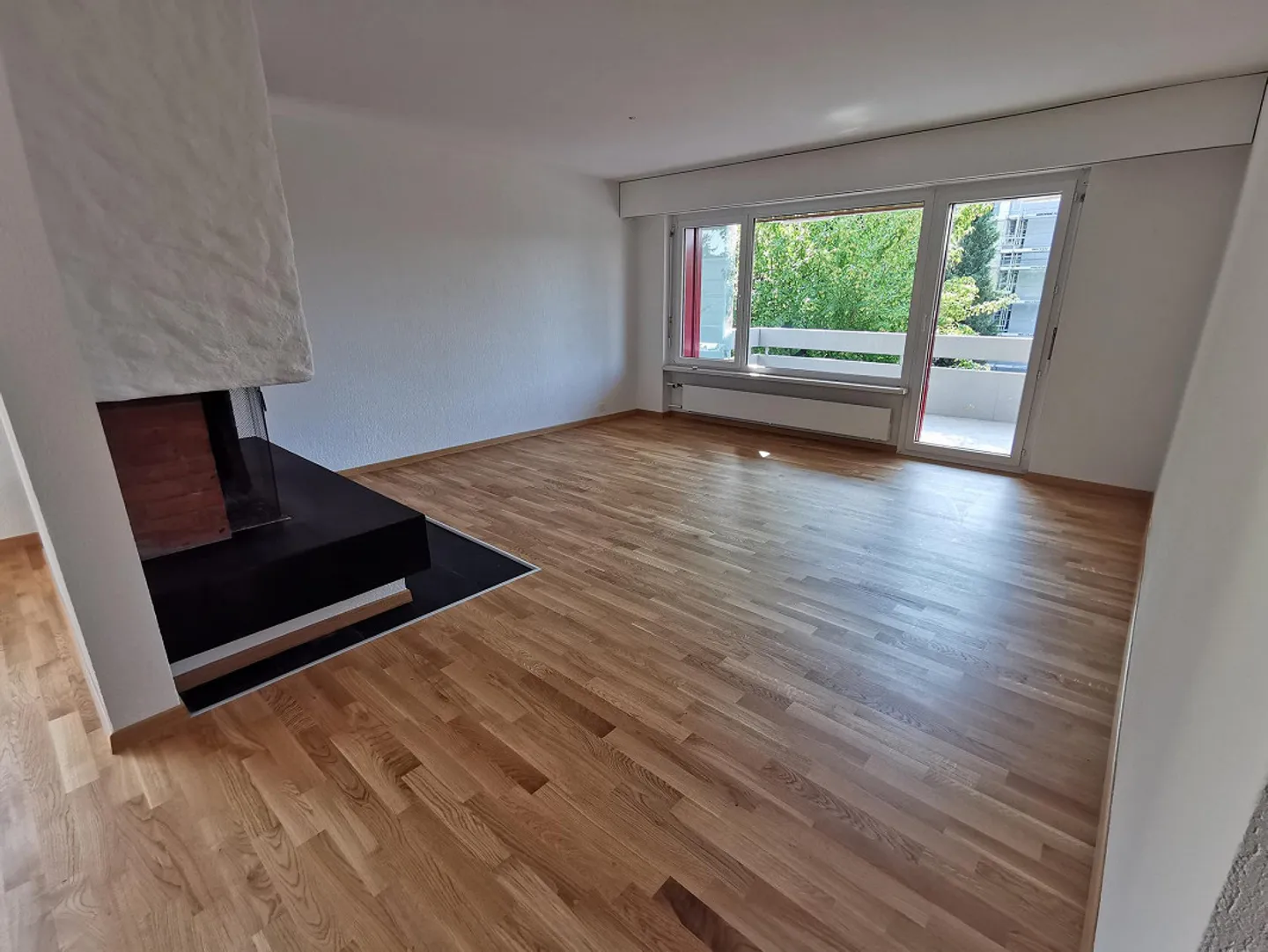 Appartamento affascinante 3.5 locali con camino e balcone a Bülach - Foto 1 di 8