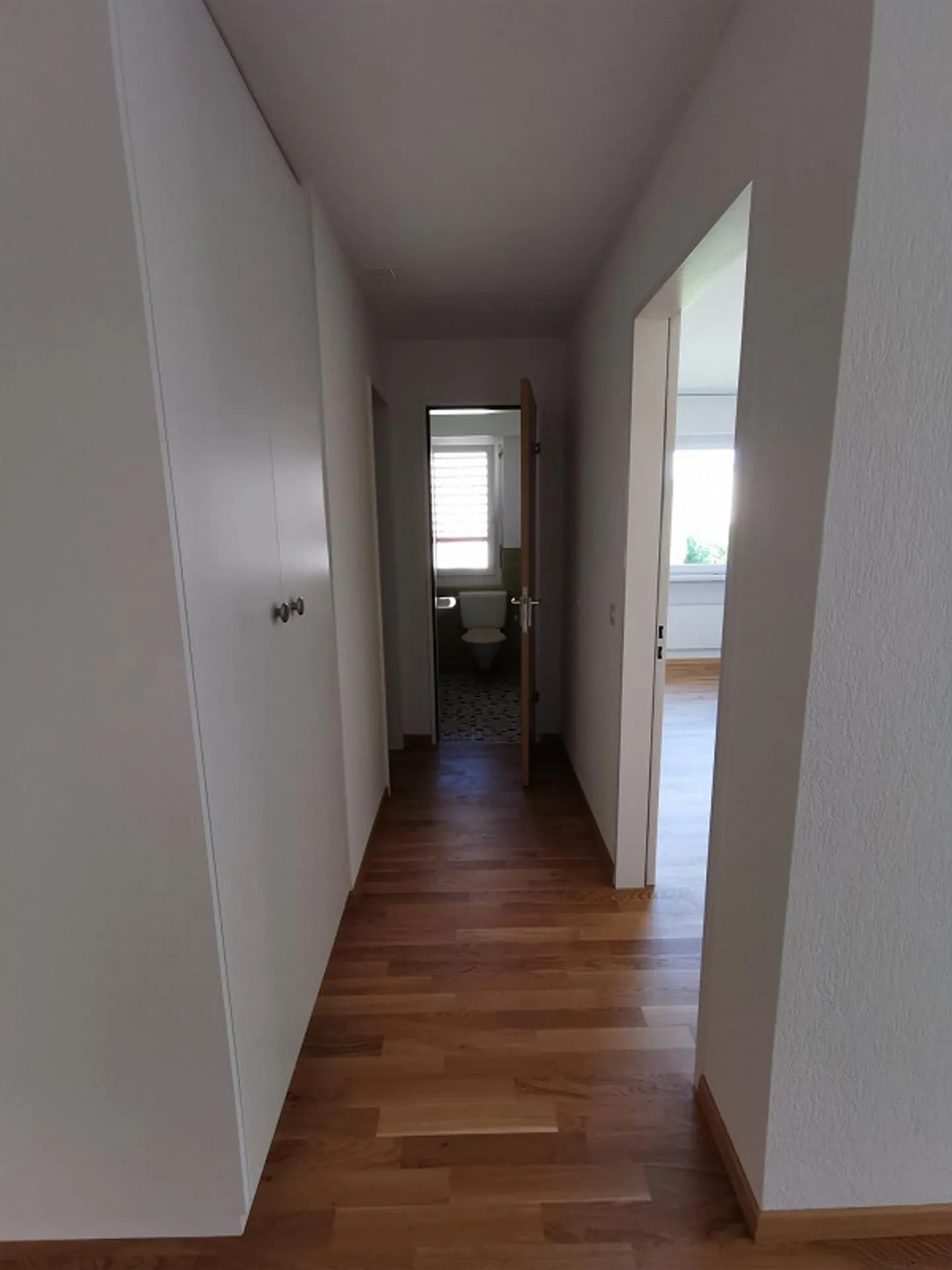 Appartamento affascinante 3.5 locali con camino e balcone a Bülach - Foto 3 di 8