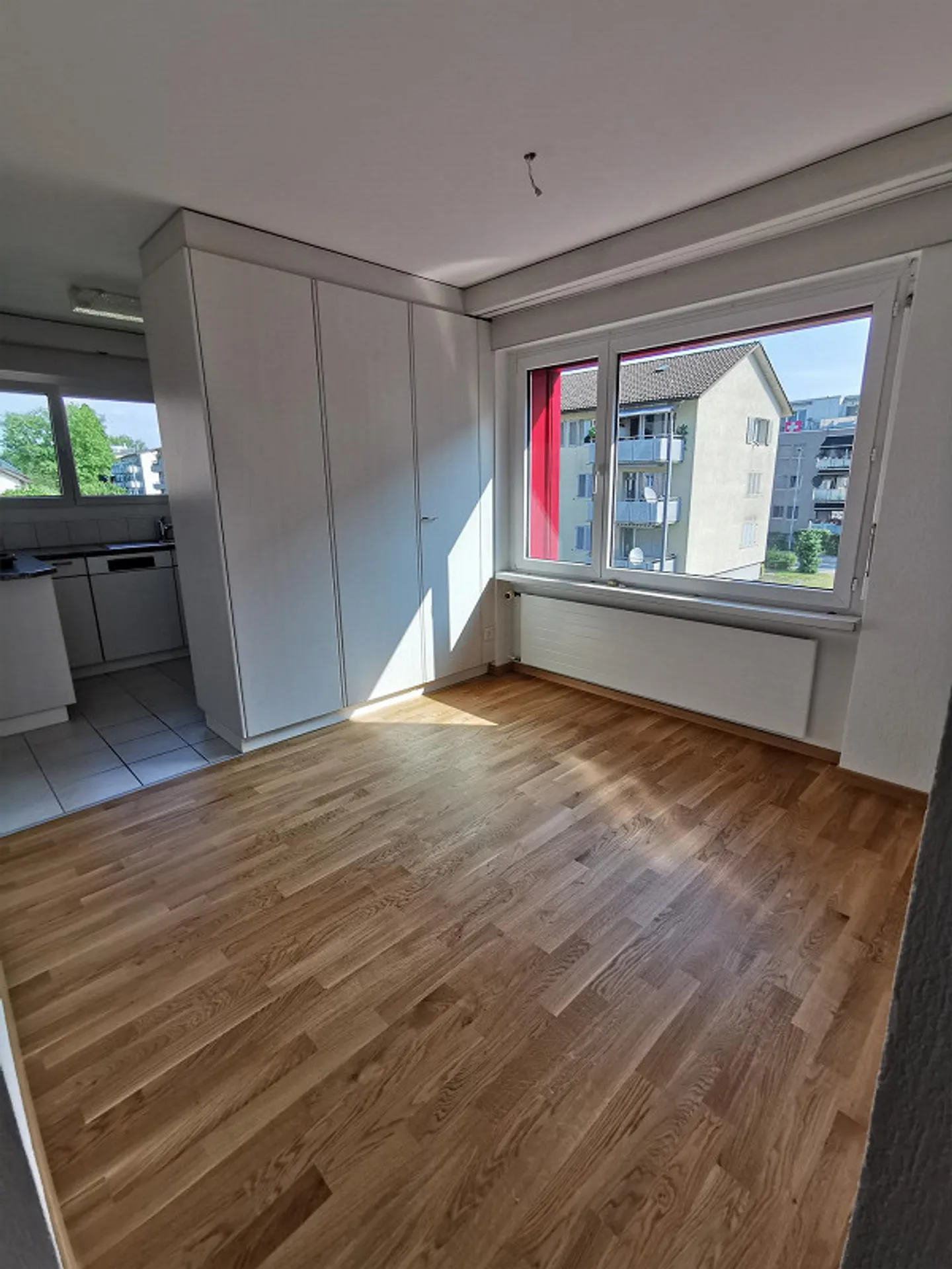 Appartamento affascinante 3.5 locali con camino e balcone a Bülach - Foto 7 di 8