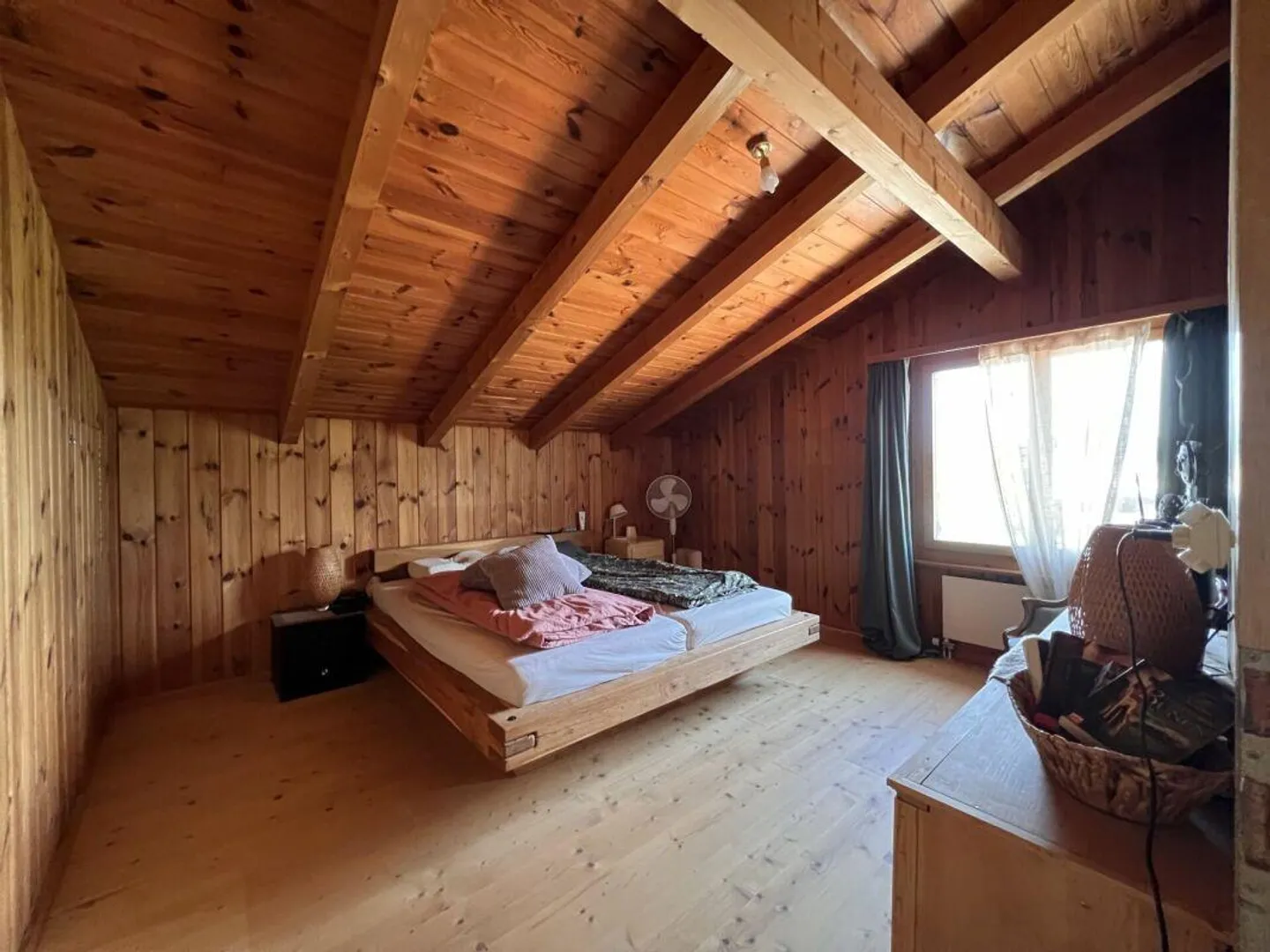 Unique opportunity: spacious property with single-family house... - Photo 4 of 12