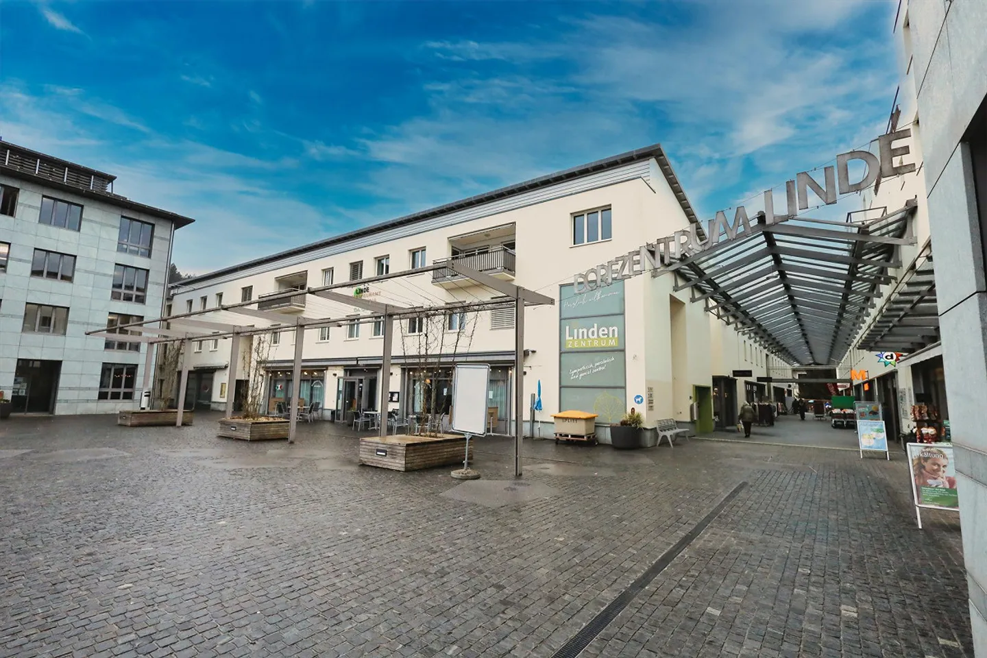 Retail space in shopping arcade approx. 68m2 for rent - Photo 1 of 12