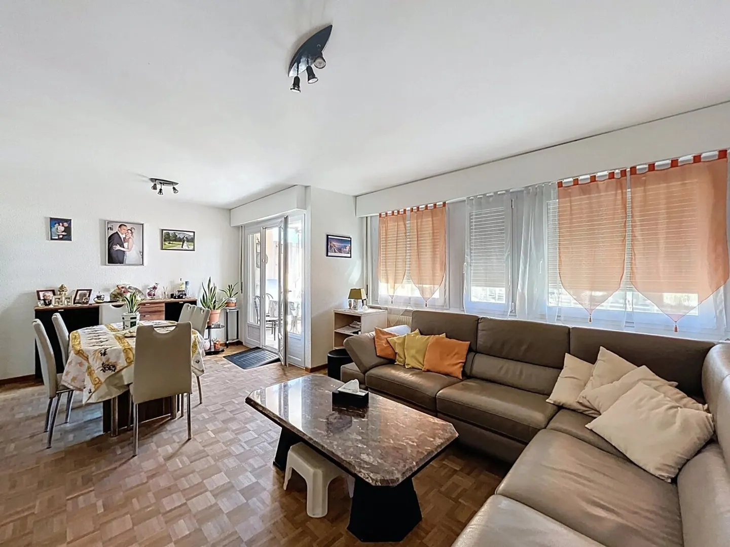 Appartement spacieux avec balcon - Photo 3 sur 12