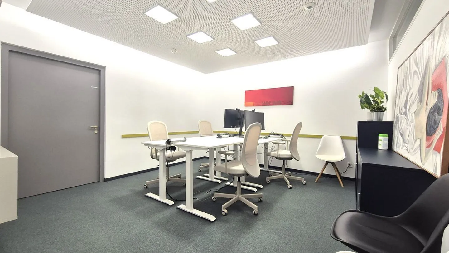 Bureau d'équipe meublé avec salle de bain privée et service de première classe au cœur de Bâle - Photo 6 sur 12