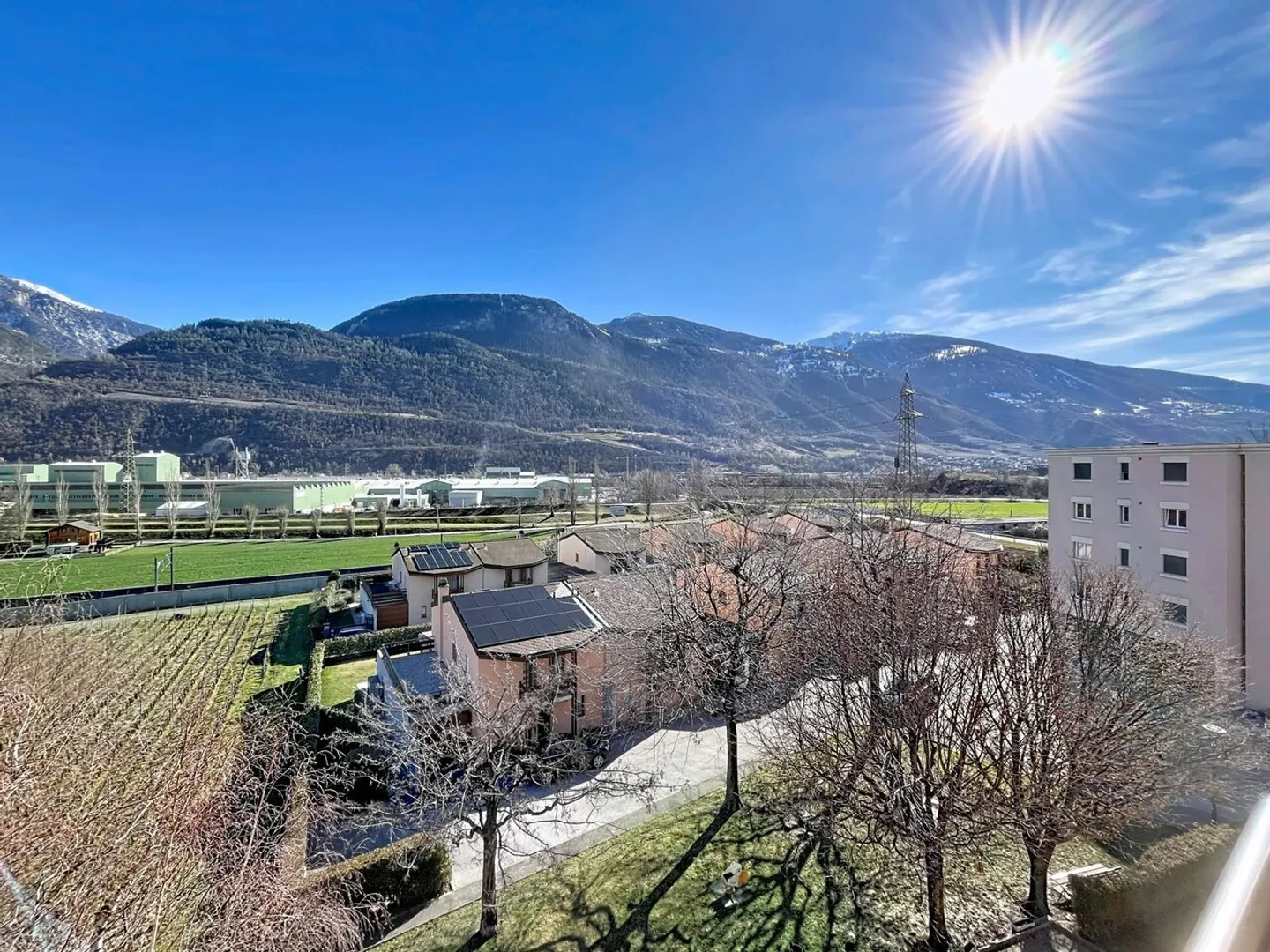 Appartement spacieux avec balcon - Photo 8 sur 12