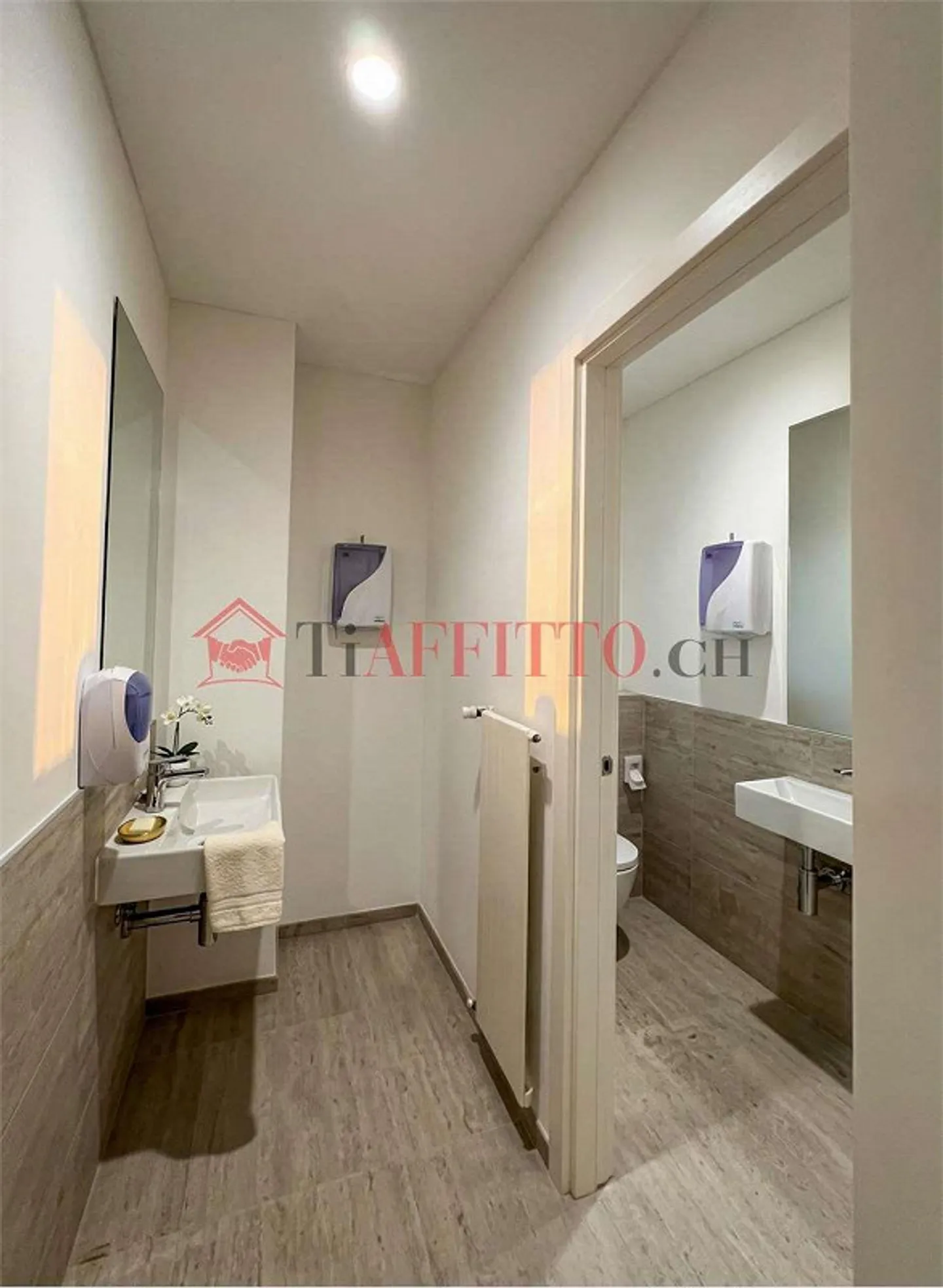 BUREAU DE PRESTIGE - 7 PIÈCES ENTIÈREMENT RÉNOVÉES - Photo 8 sur 13