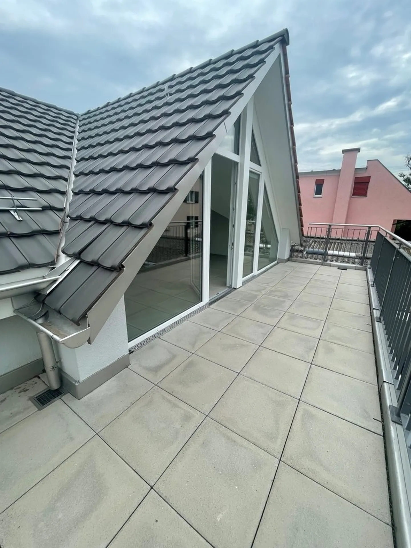 Appartement moderne au cœur d'Adliswil - Photo 2 sur 8