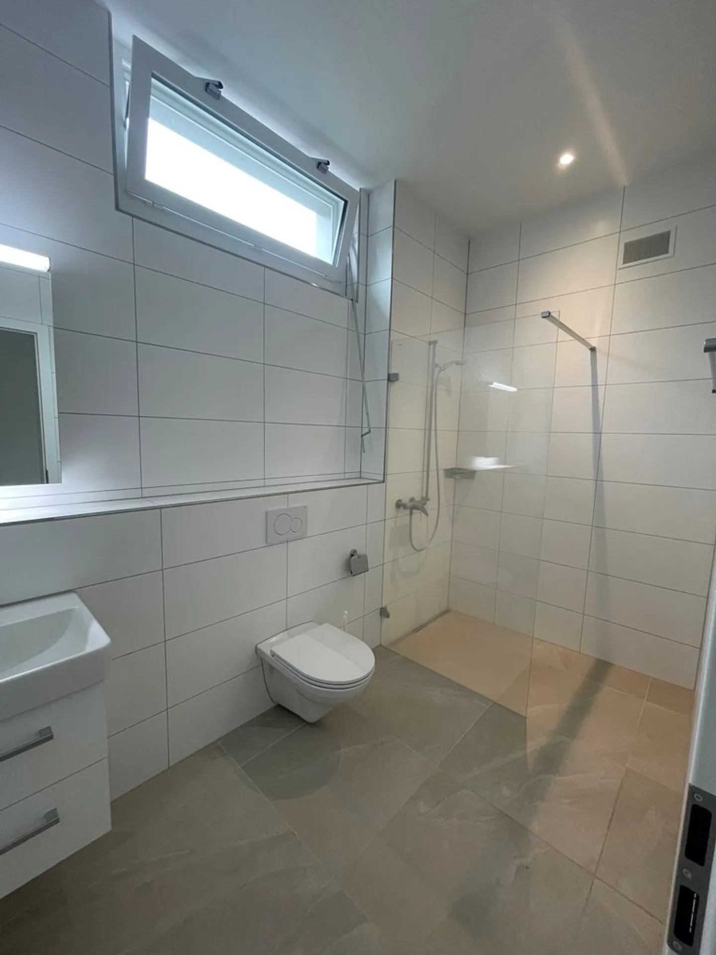 Appartement moderne au cœur d'Adliswil - Photo 6 sur 8