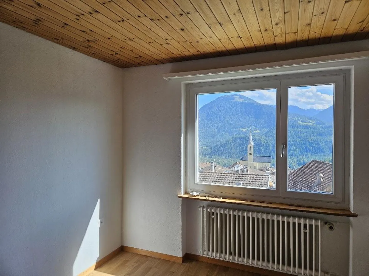 4 1/2 rooms, freshly renovated, central, quiet, beautiful view - Photo 3 of 9